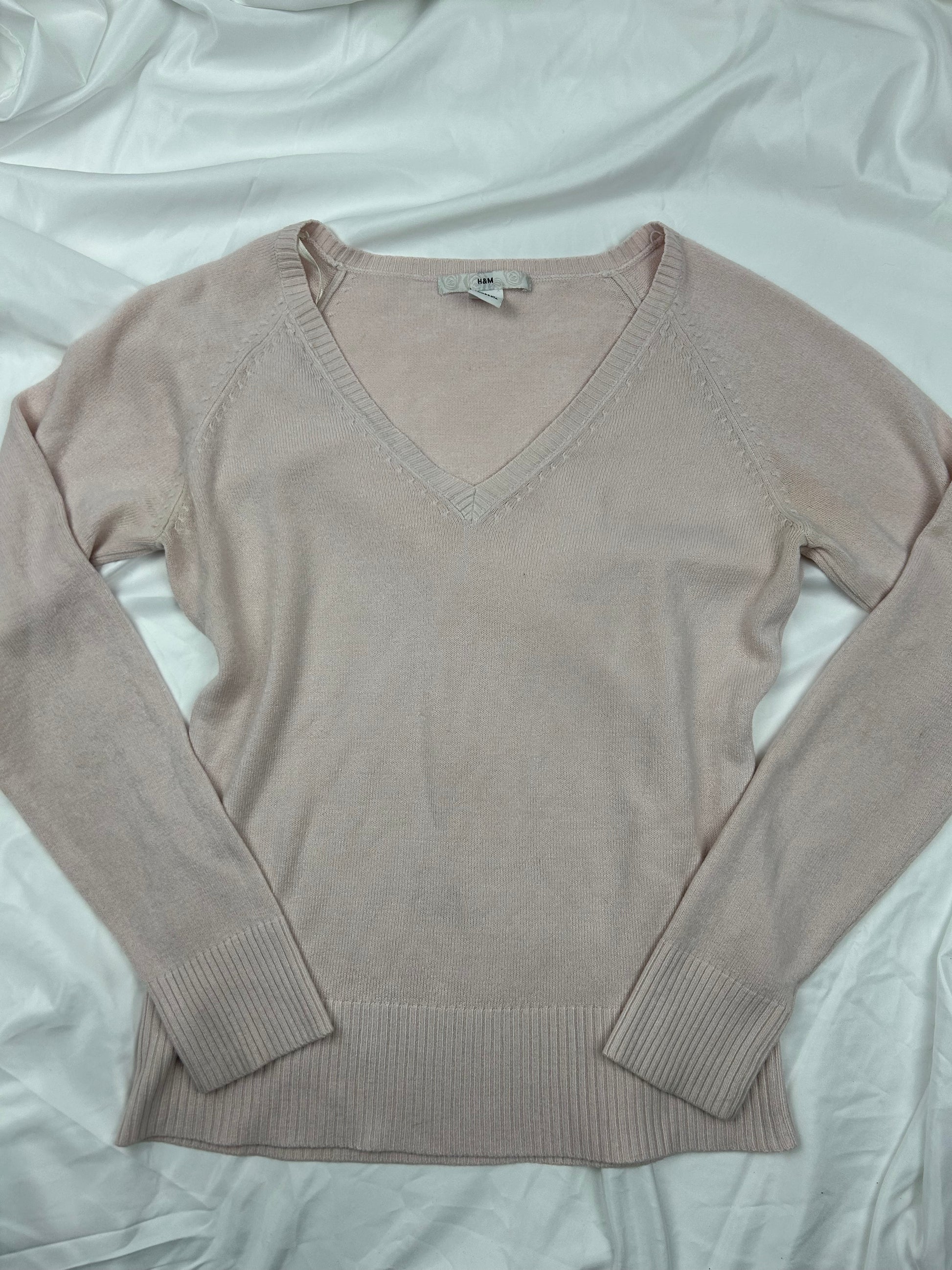 Baby pink V neck  jumper (M)