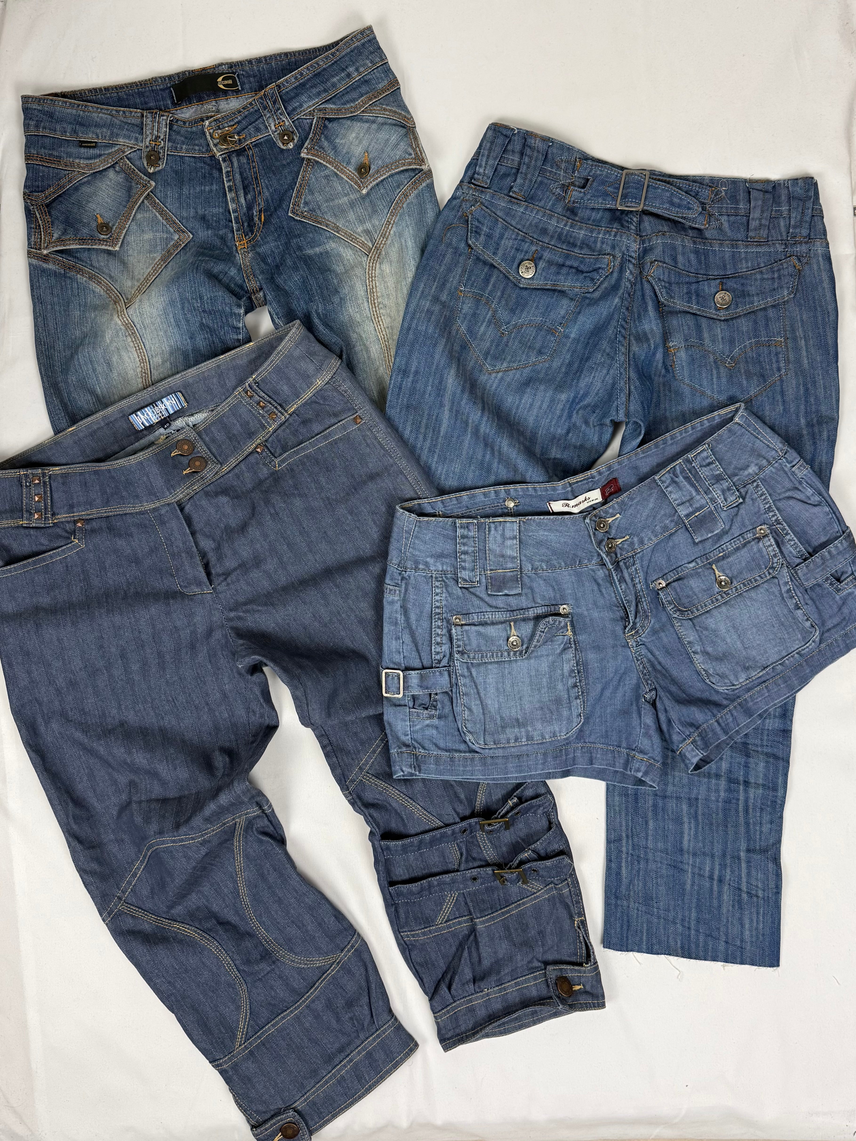 Blue denim low rise capri pants (XS)