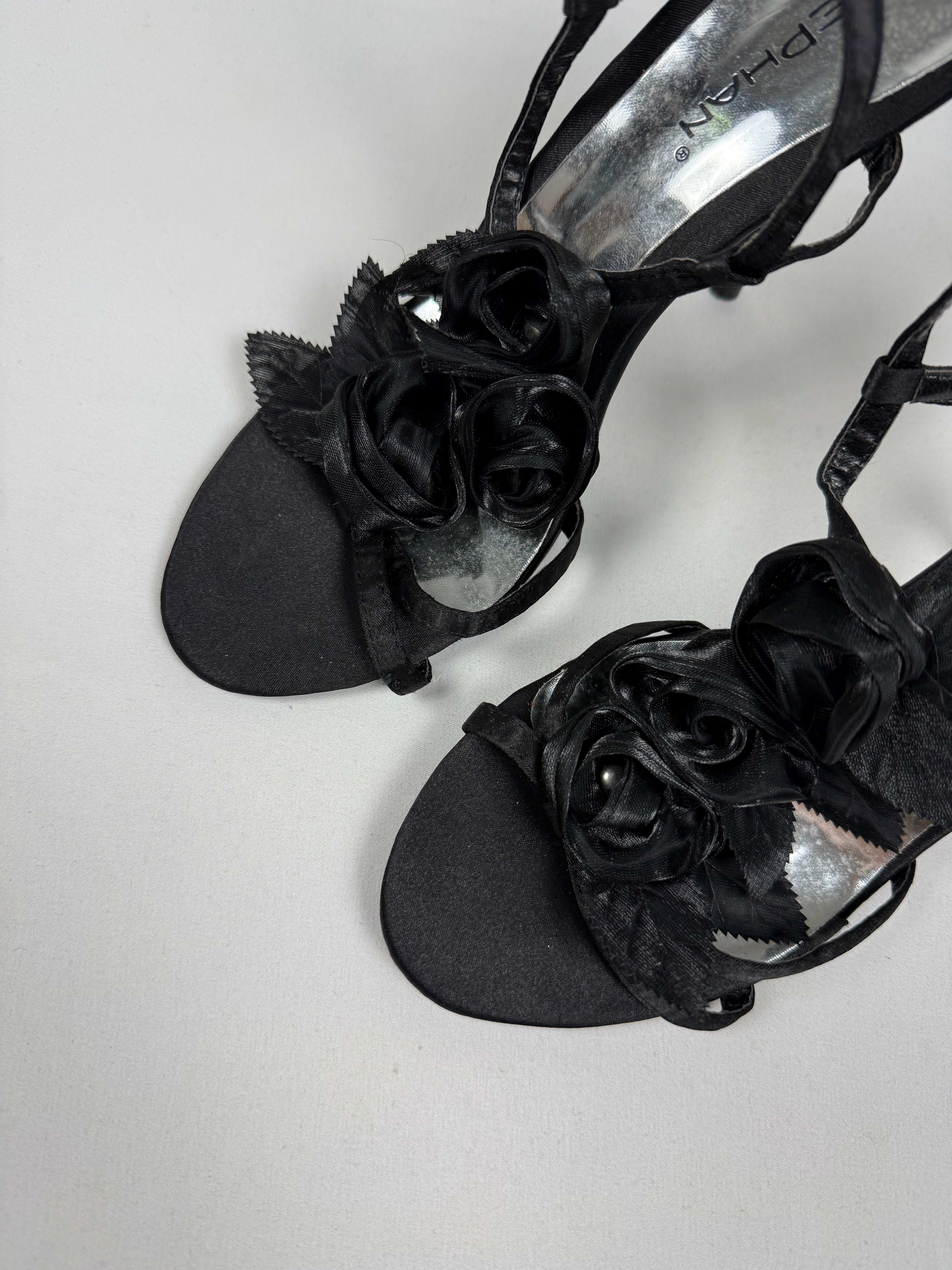 Black flower appliquée heels (39)