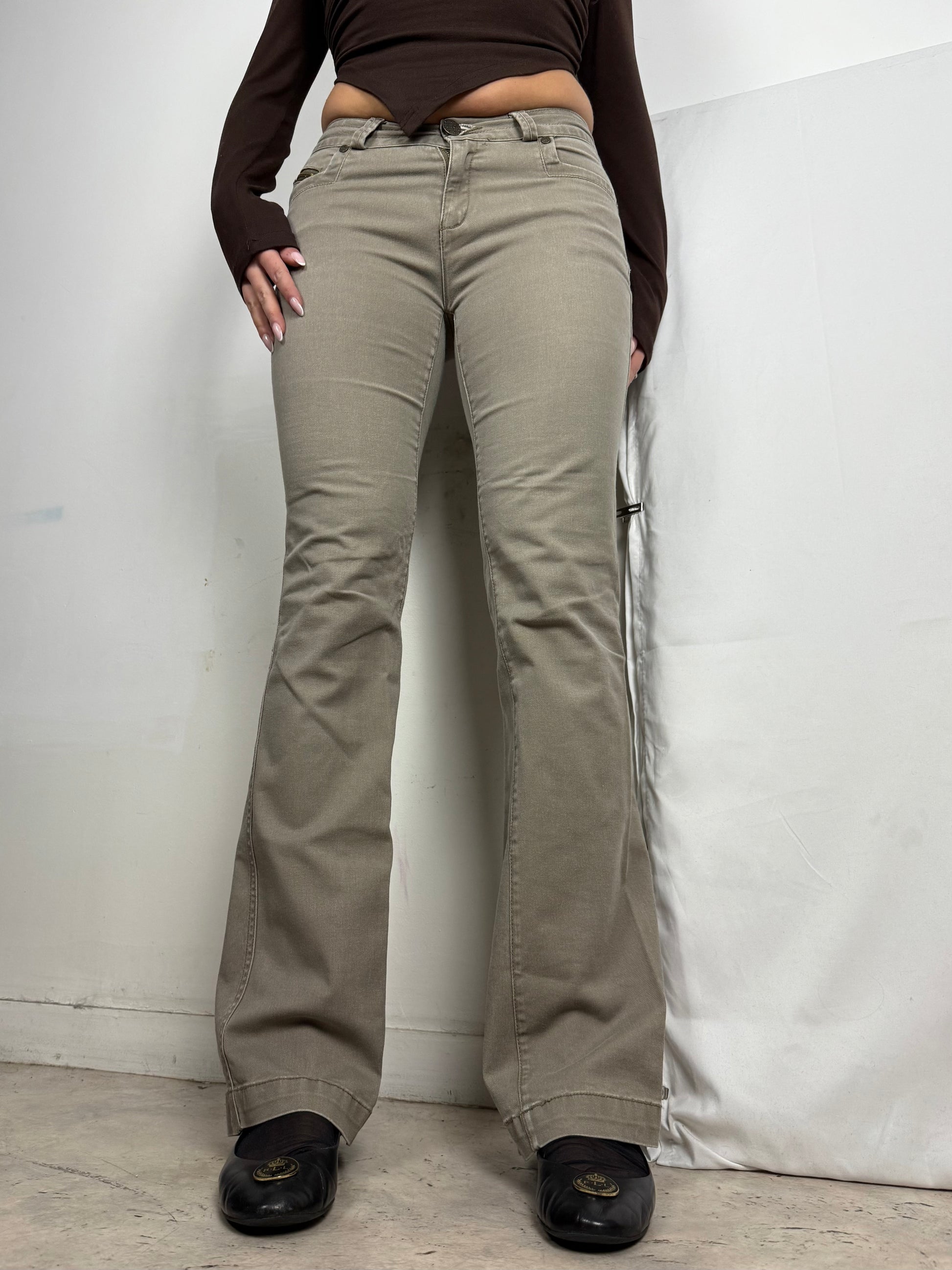 Khaki low rise flare pants (S)