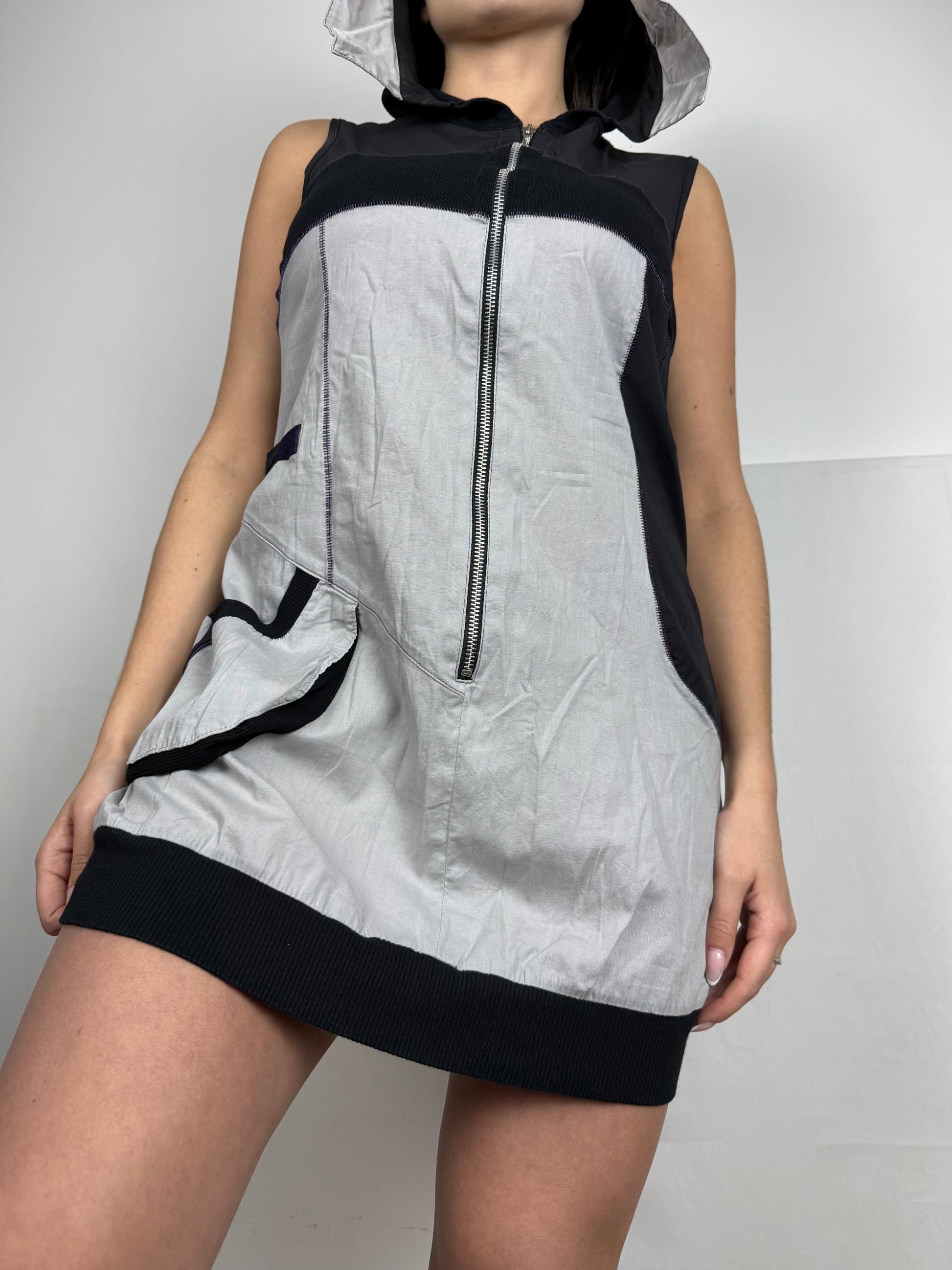 Grey hooded zip up dress (L)