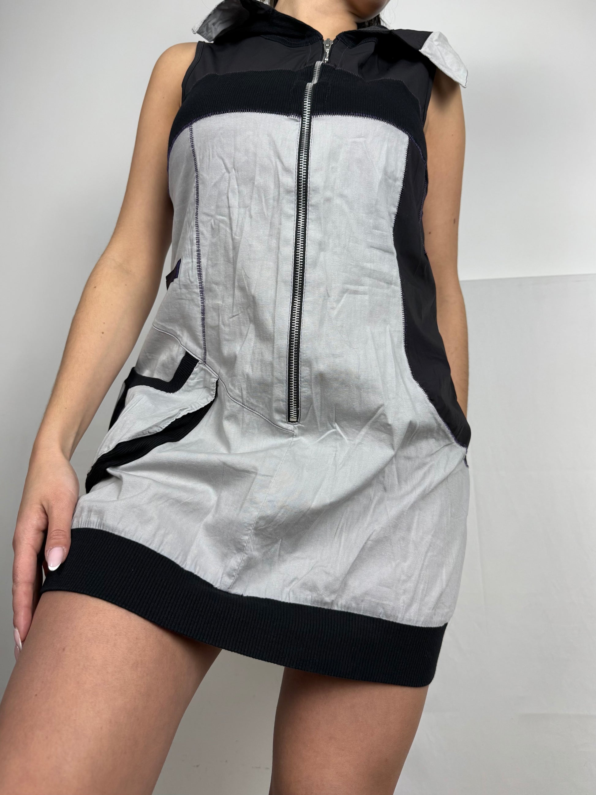 Grey hooded zip up dress (L)
