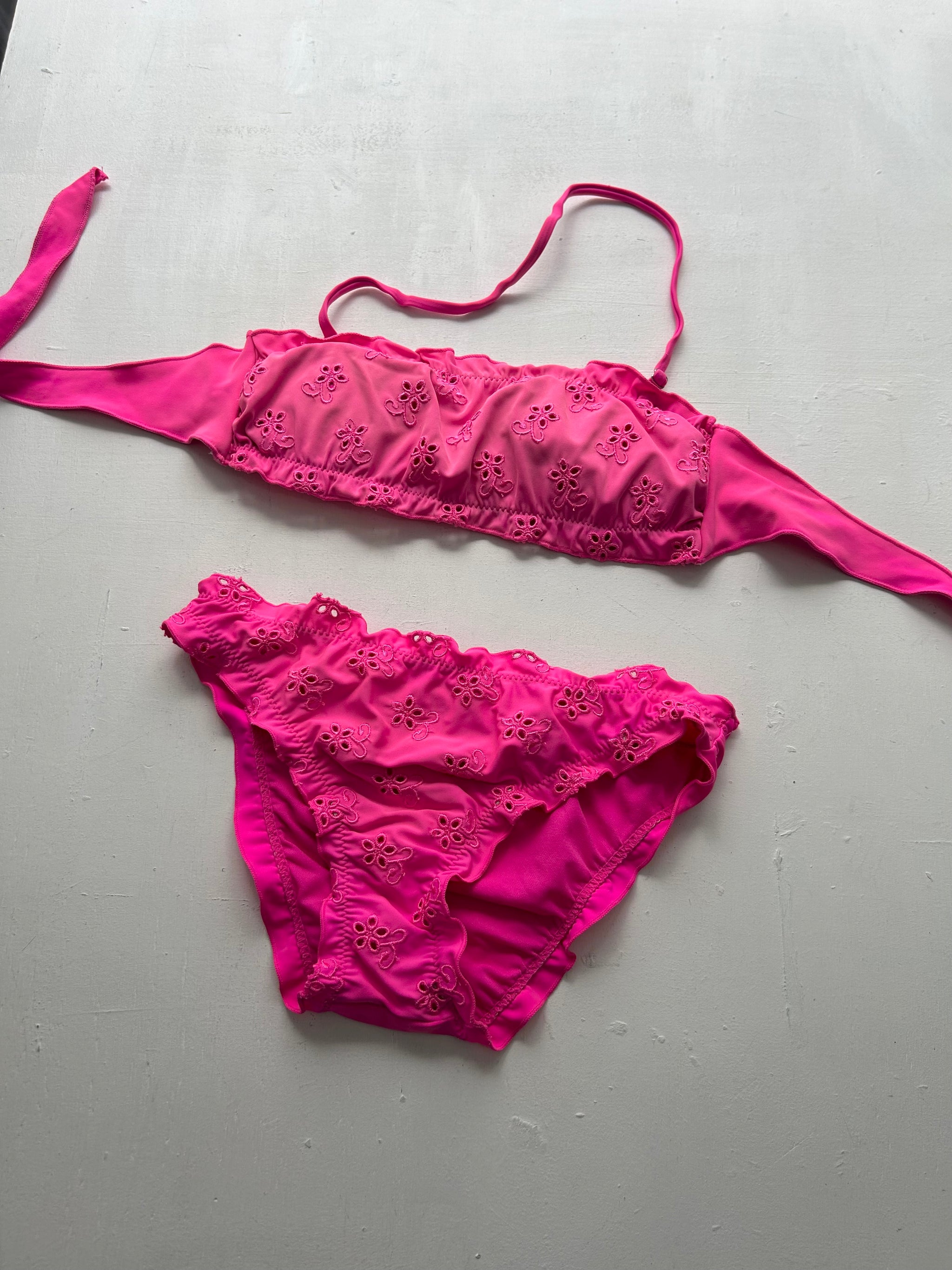 Pink embroidered low rise bikini set (XS)