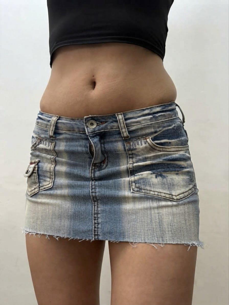Blue denim low rise mini skirt (XS)