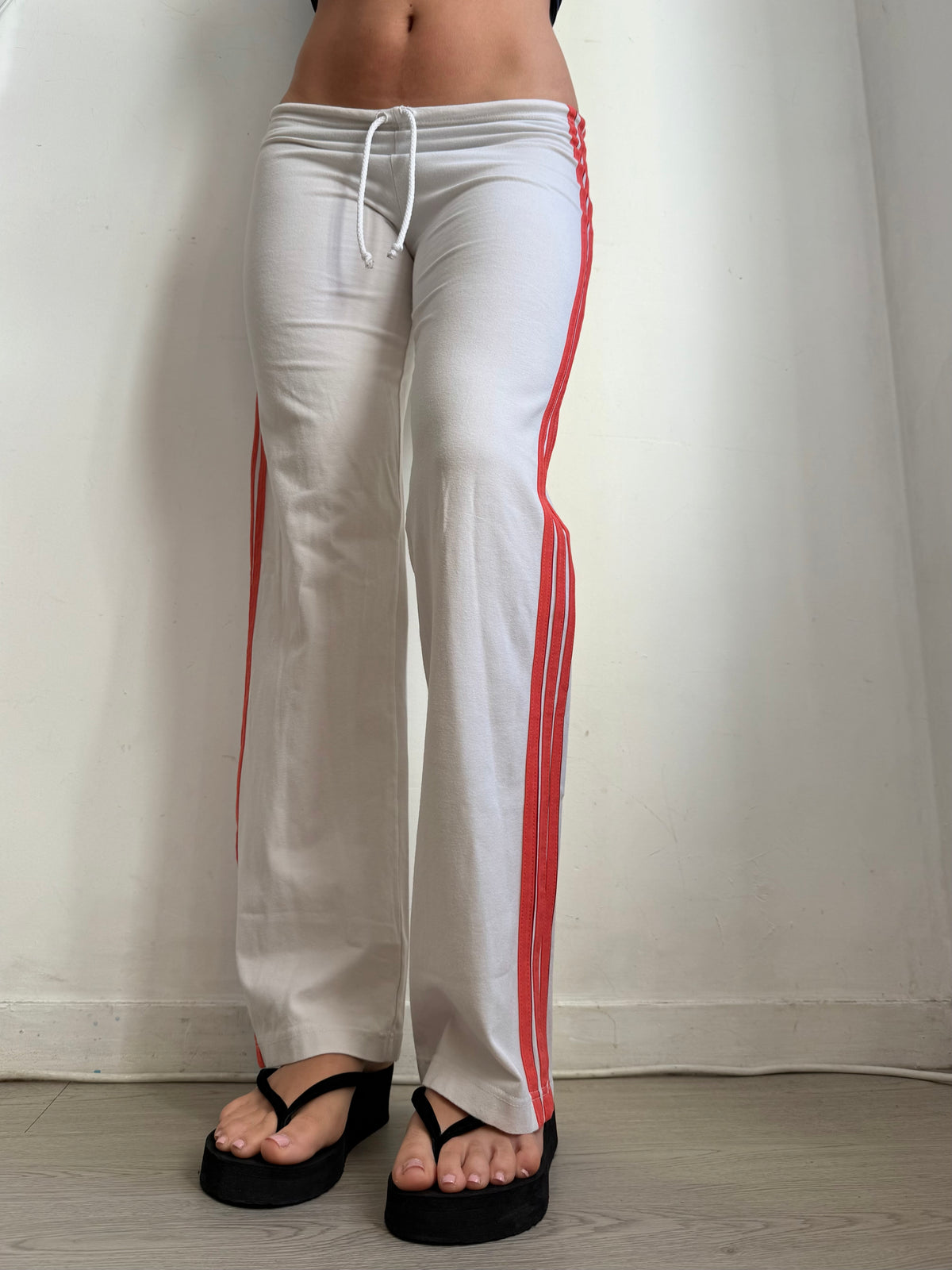 Pantalon droit taille basse en jean noir (XS)