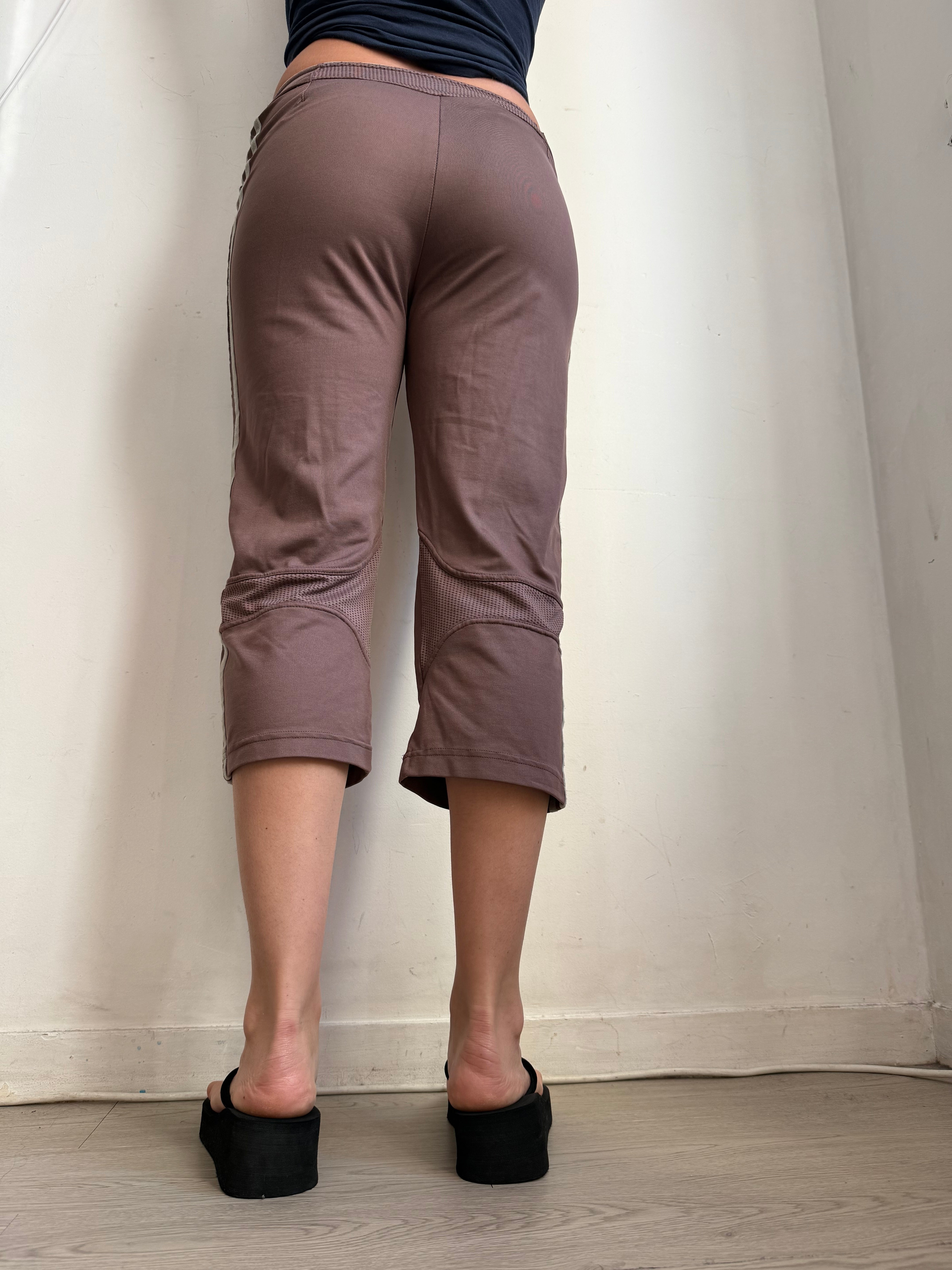 Brown super stretchy capri pants (L)