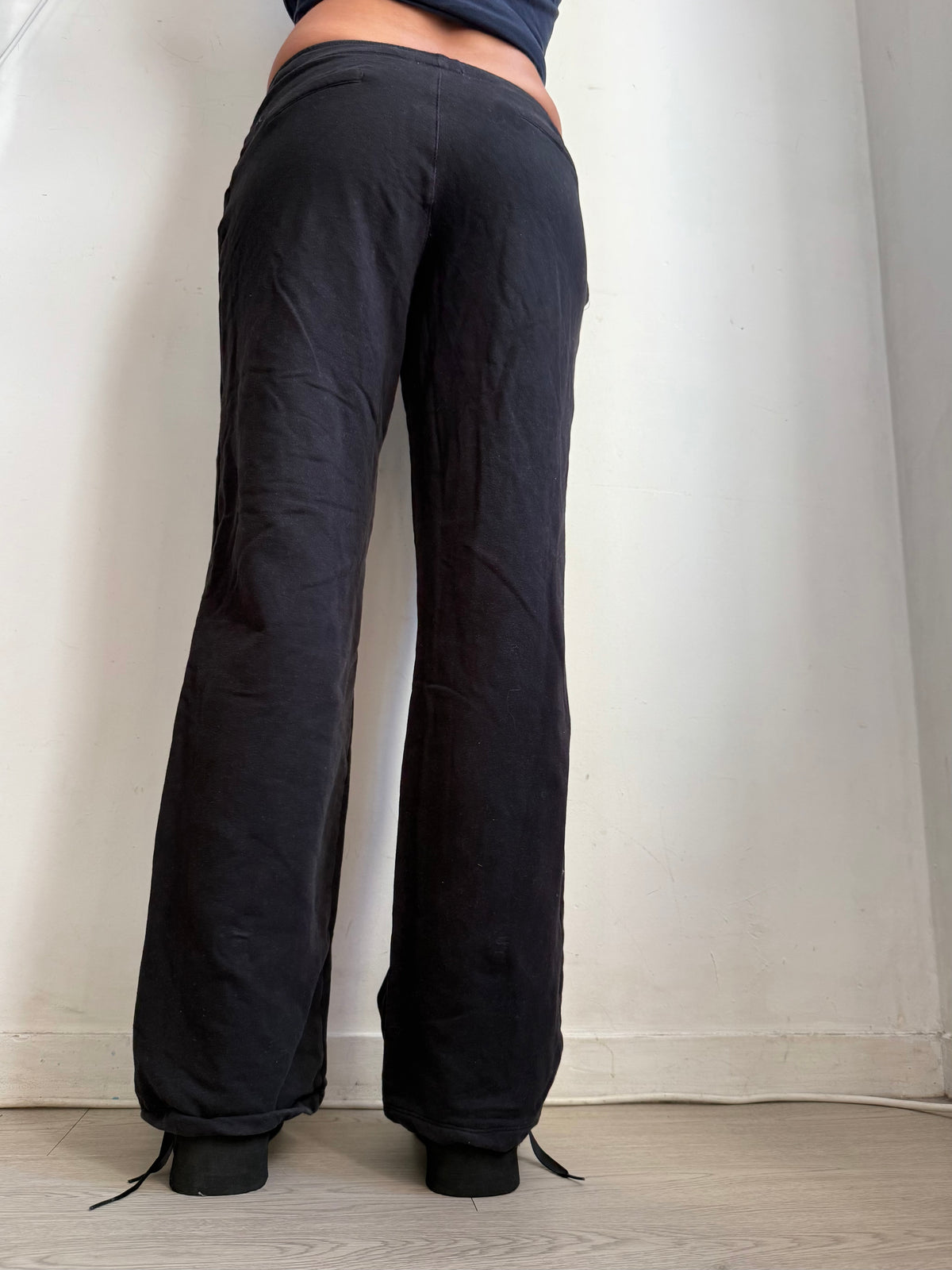 Black low rise cotton baggy pants (M)