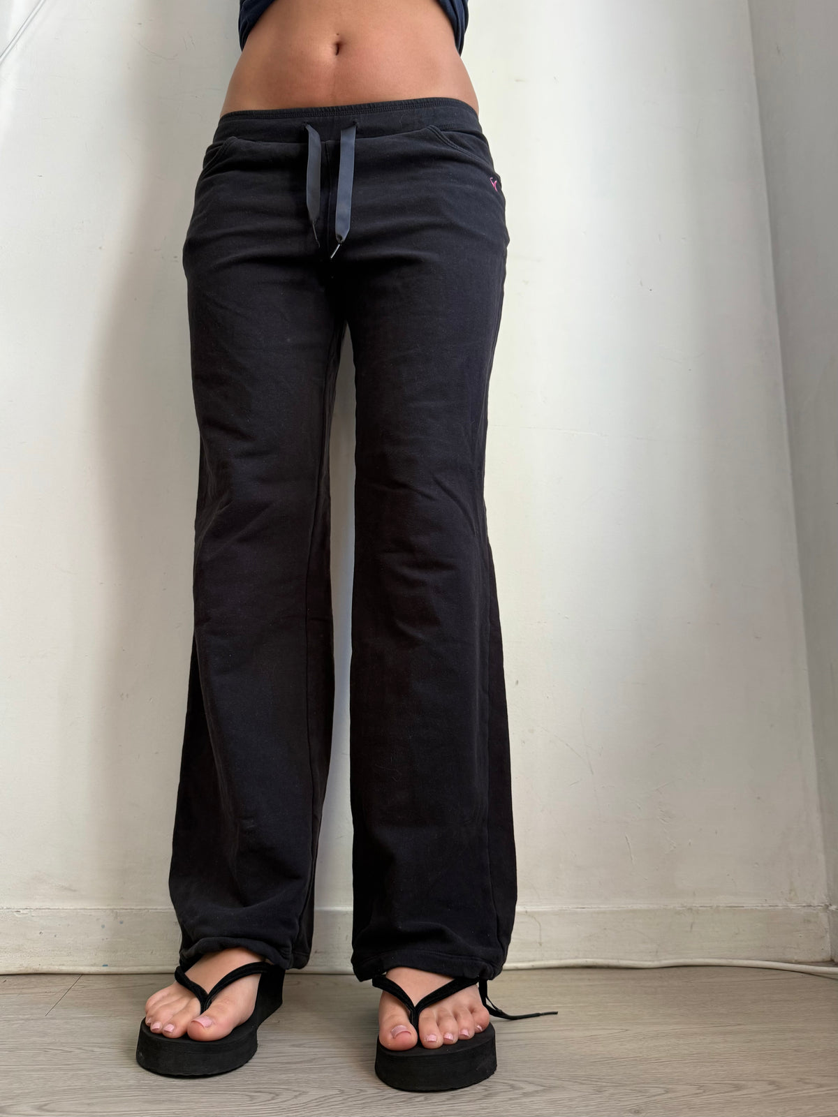 Black low rise cotton baggy pants (M)
