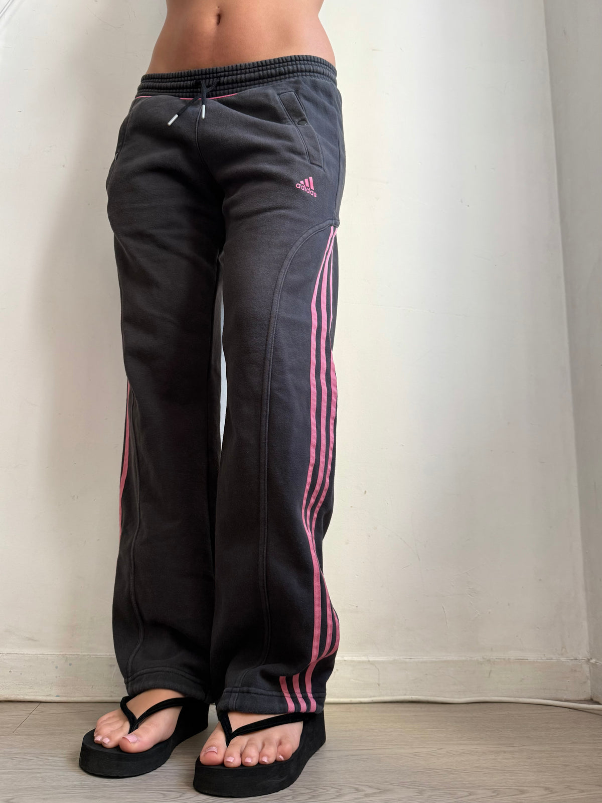 Grey & pink low rise baggy pants (M)
