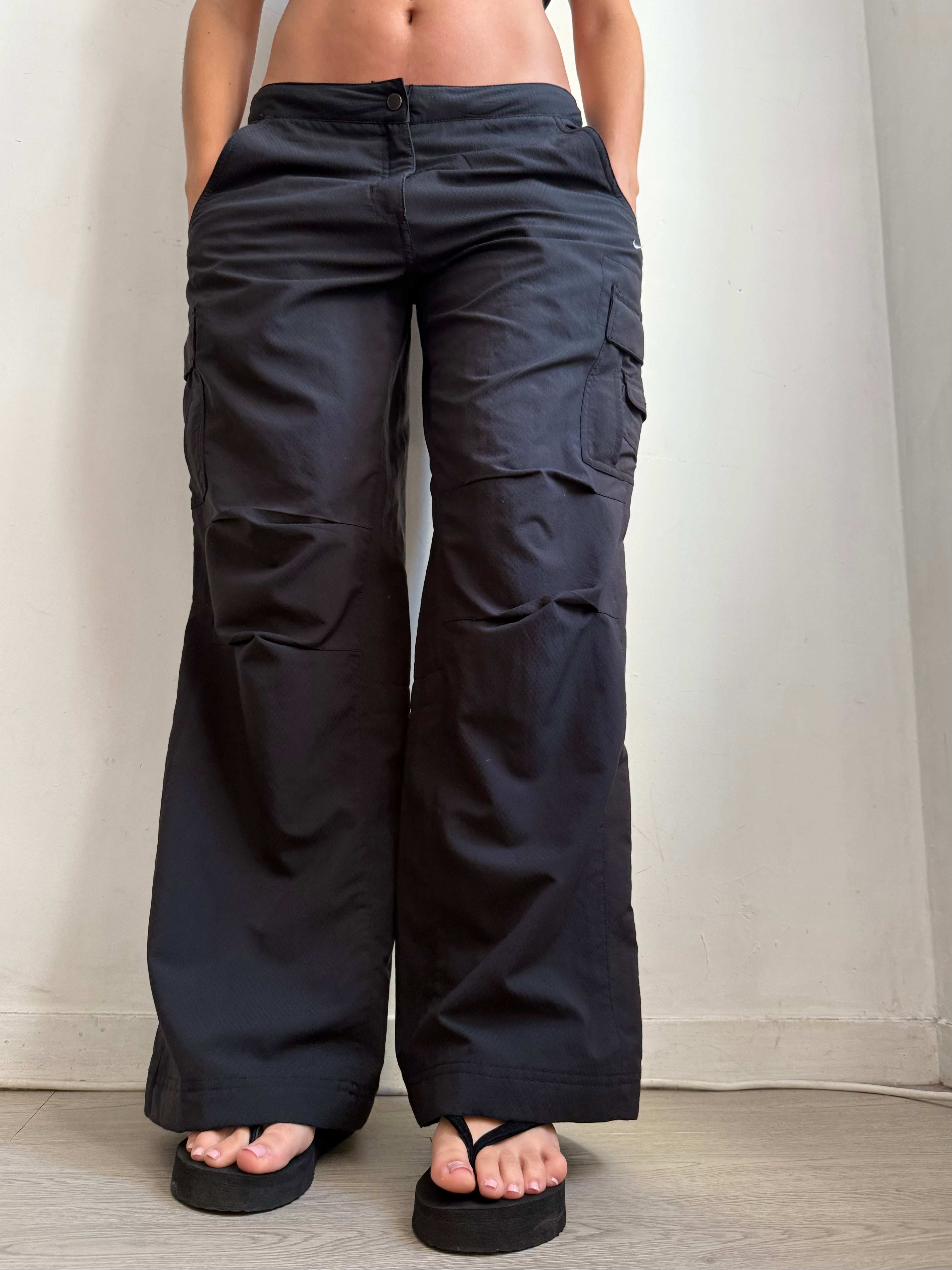 Black low rise baggy pants (L)