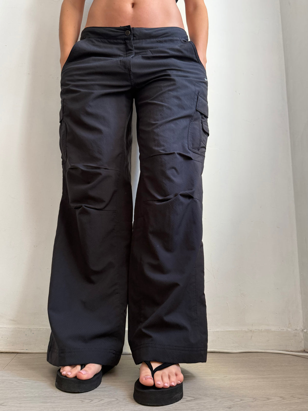 Black low rise baggy pants (L)
