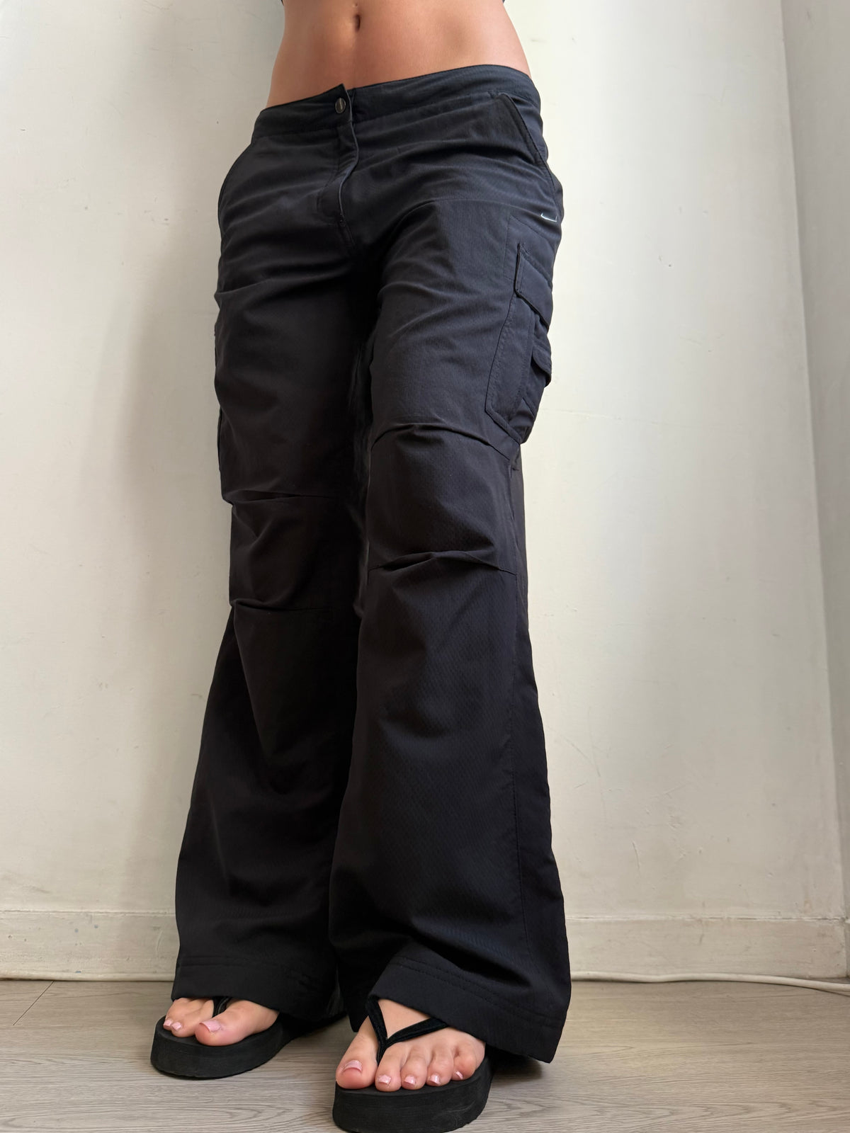 Black low rise baggy pants (L)