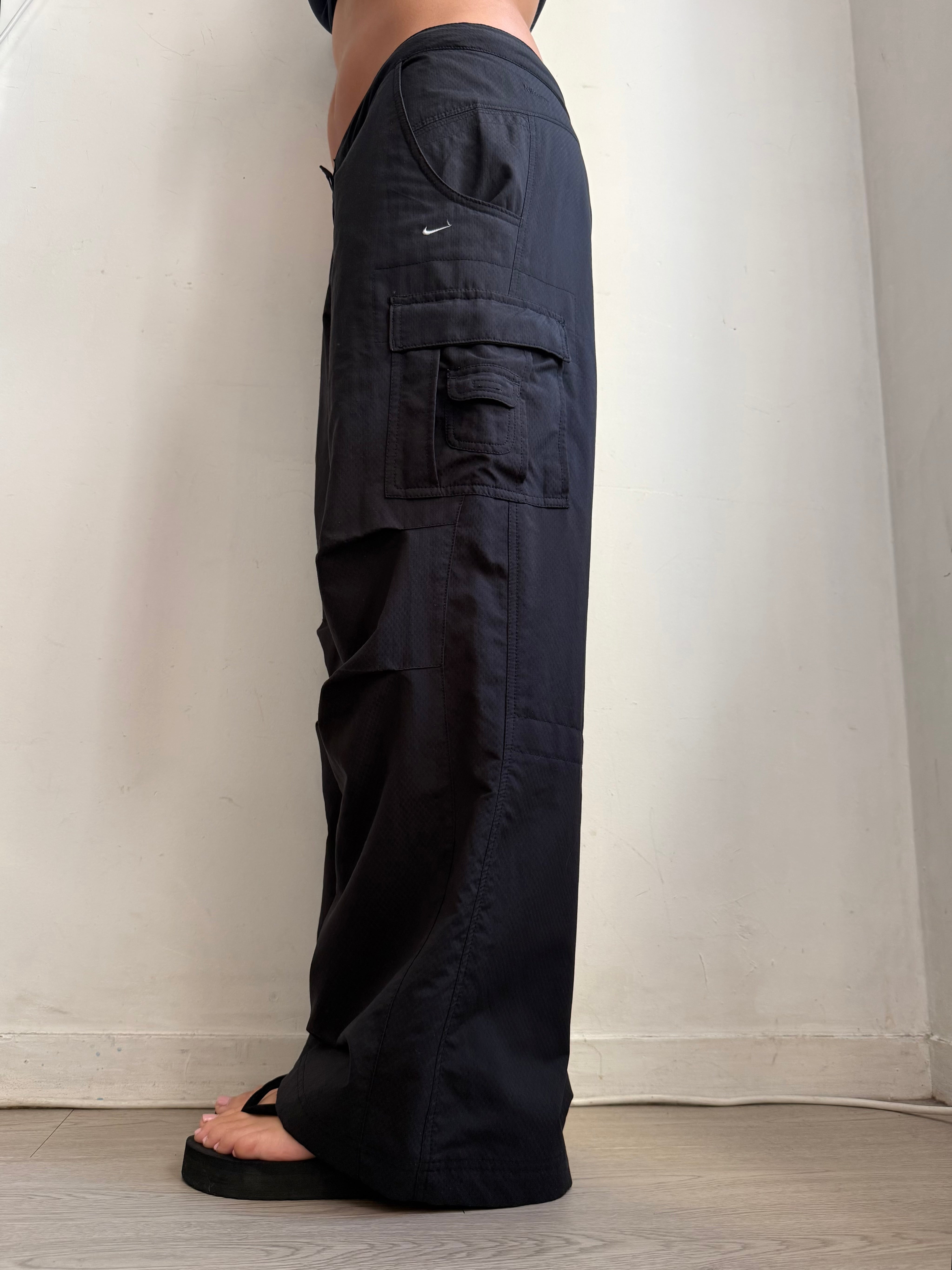 Black low rise baggy pants (L)