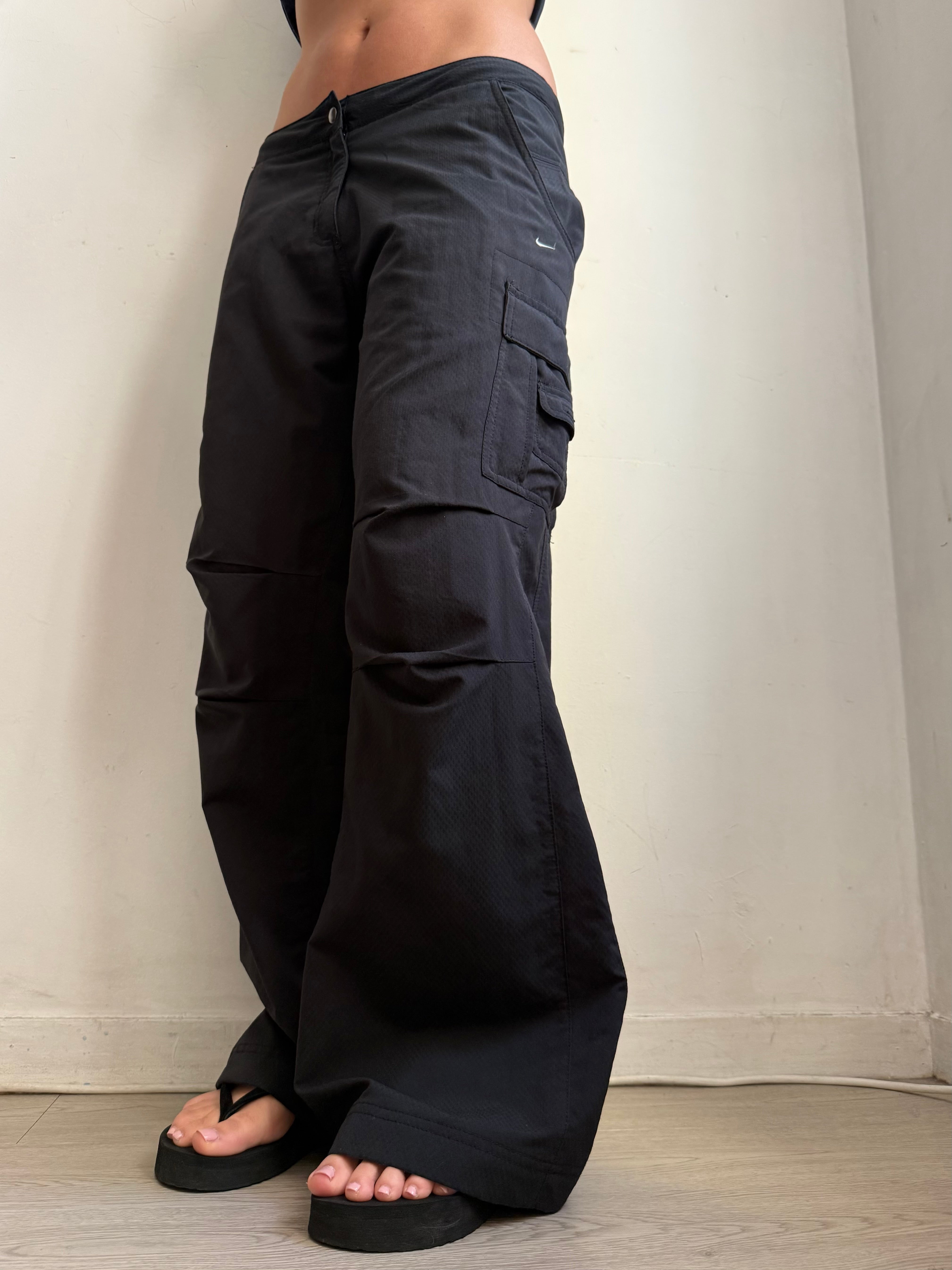 Black low rise baggy pants (L)