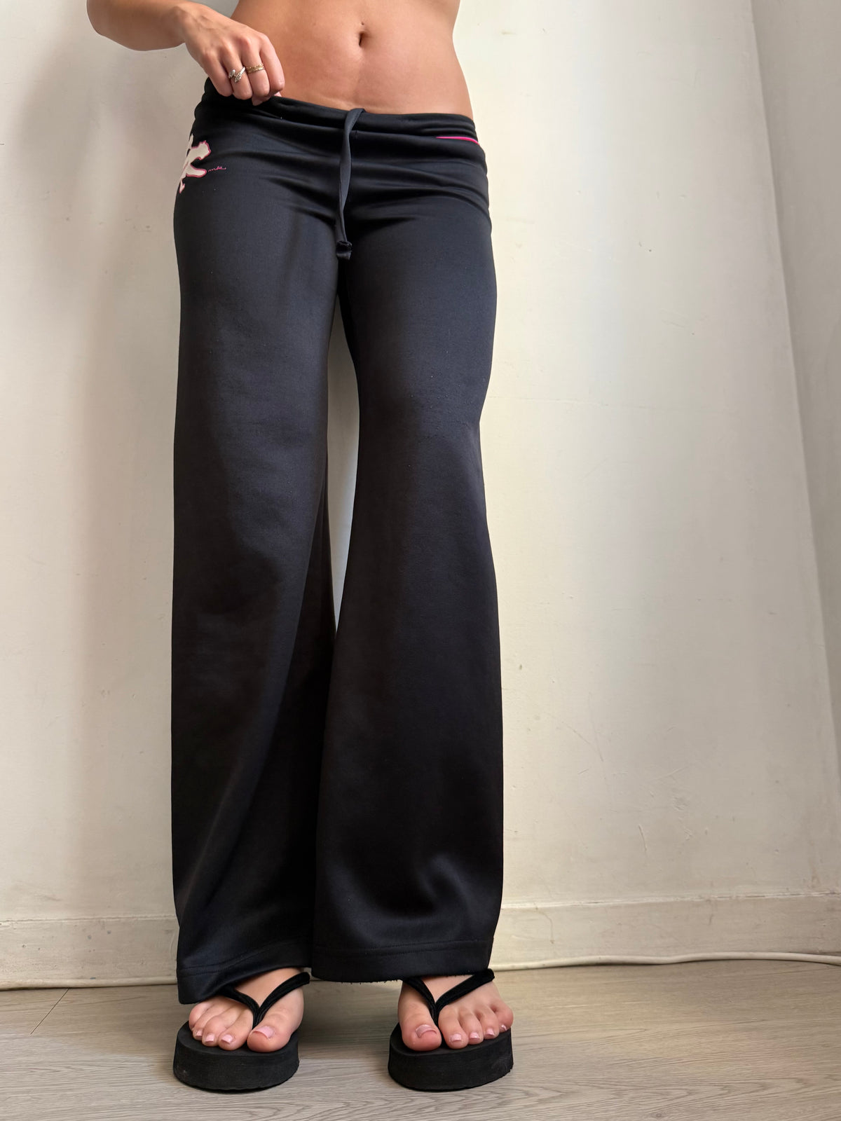 Black low rise activewear pants (S)