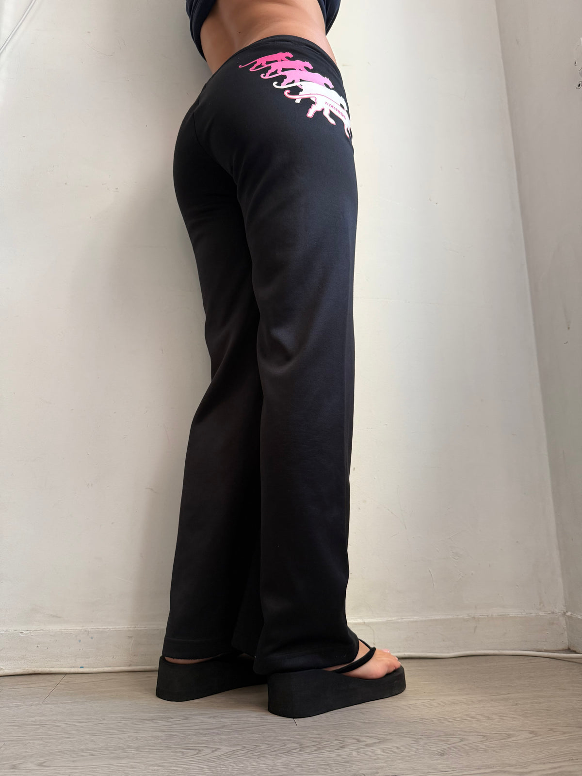 Black low rise activewear pants (S)