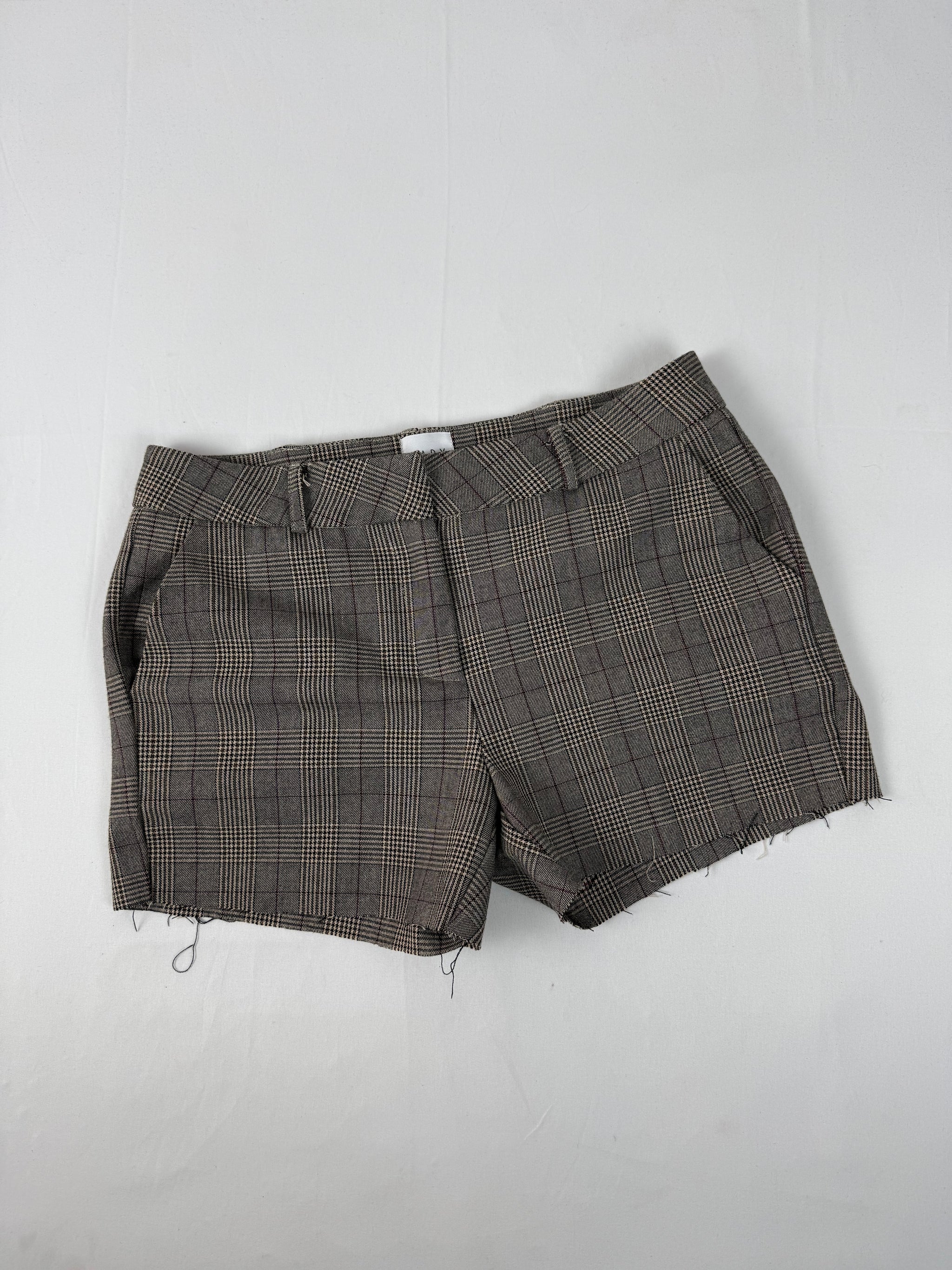 Beige check office low rise mini short (M)