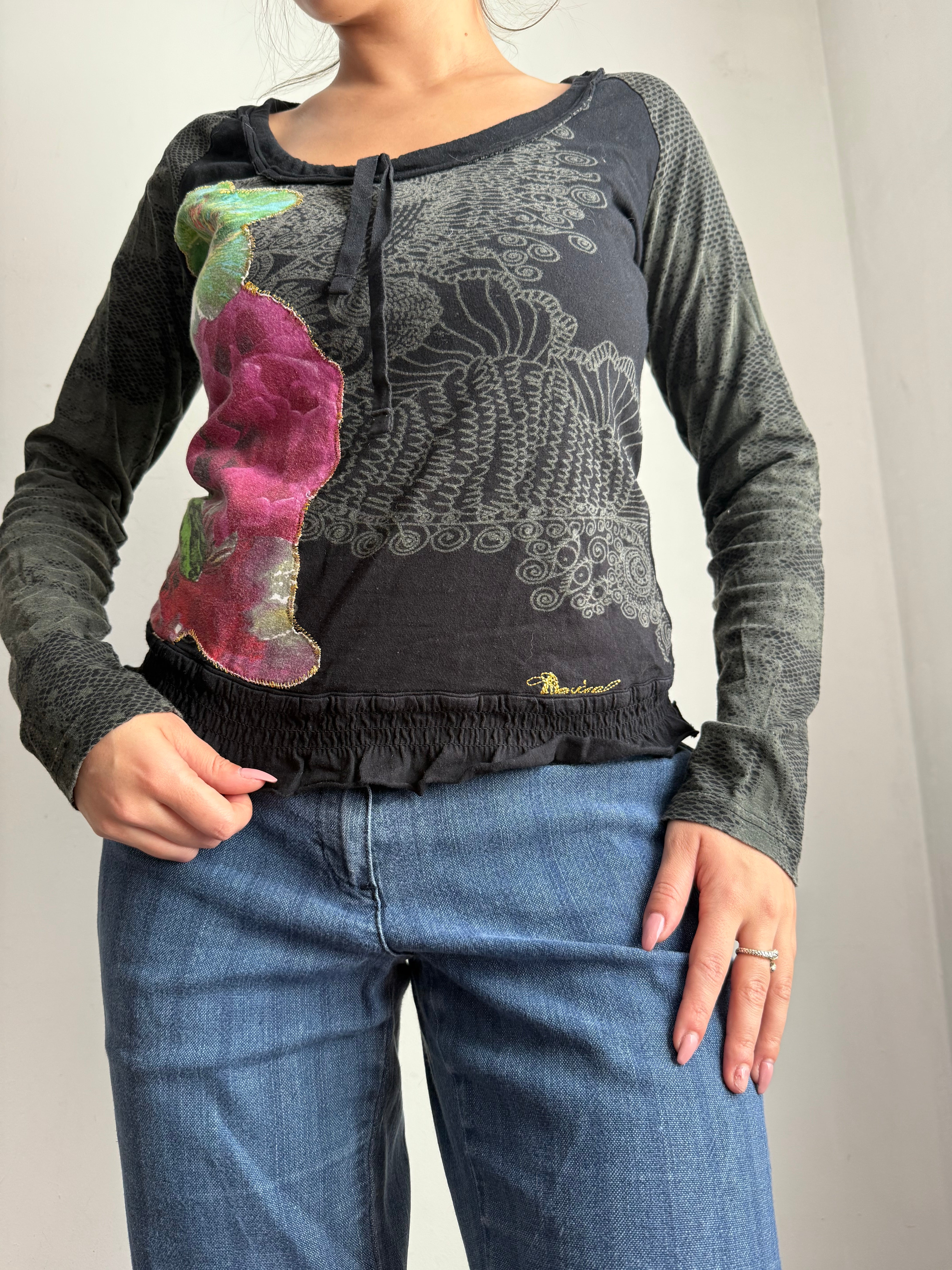 Black graphic long sleeves top (S/M)