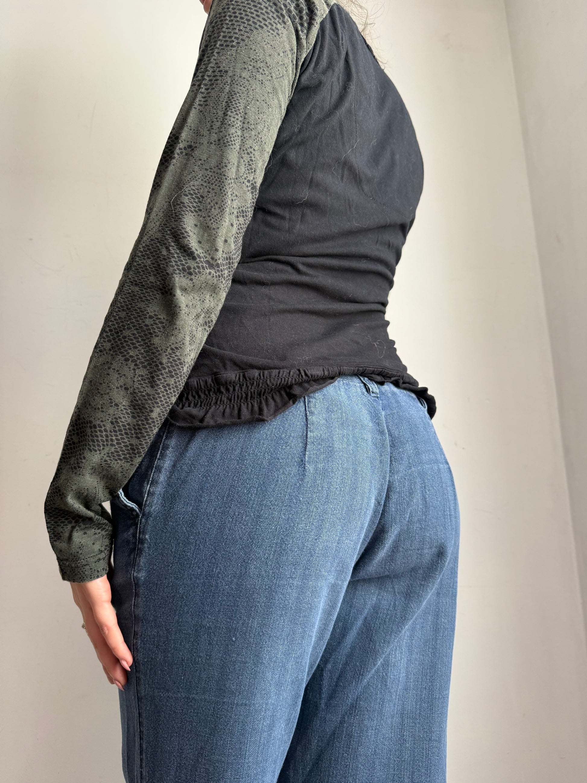 Black graphic long sleeves top (S/M)