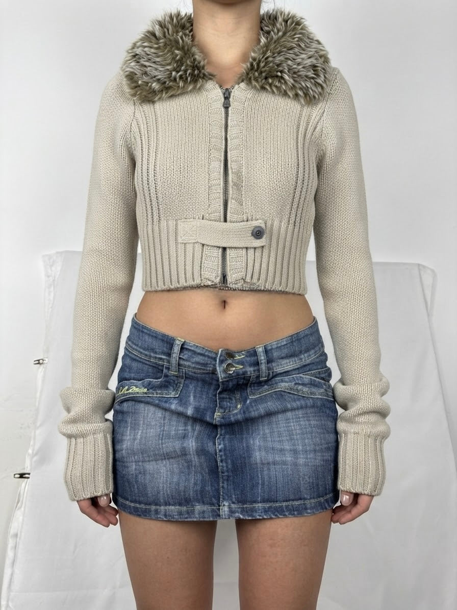 Beige faux fur neck knit jumper (M)
