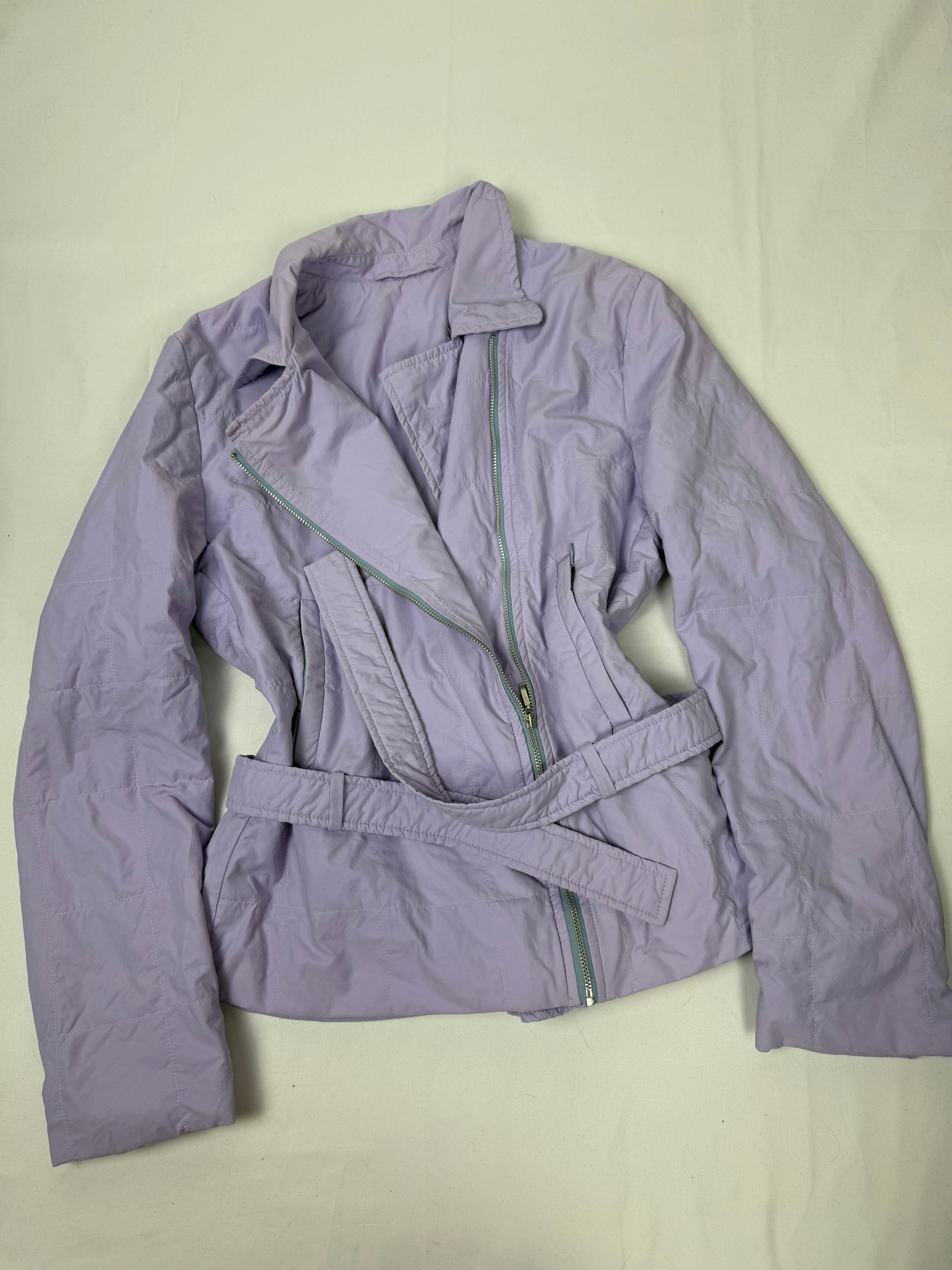Lilac zip up lightweight puffer jacket with belt (M)