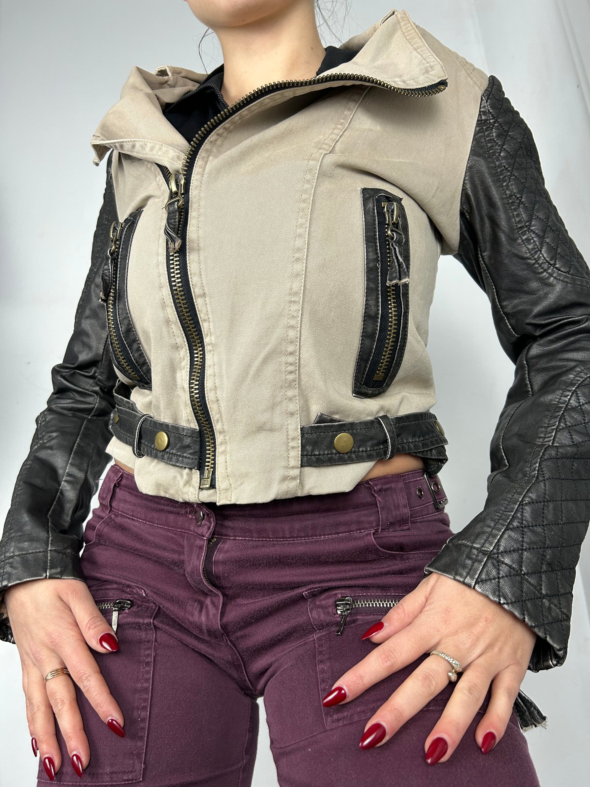 Beige pvc leather biker jacket (XS)