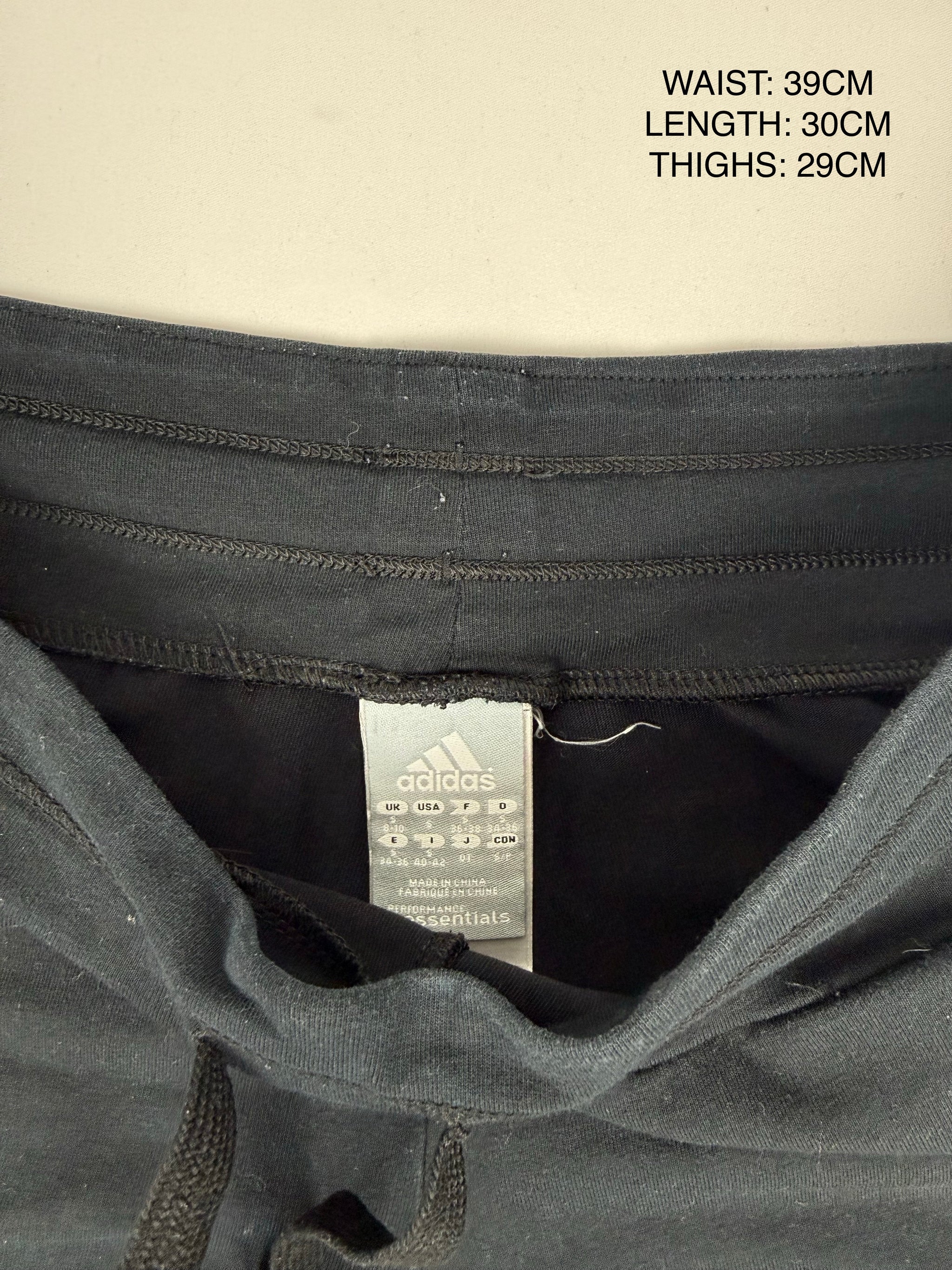 Black activewear low rise mini short (M)