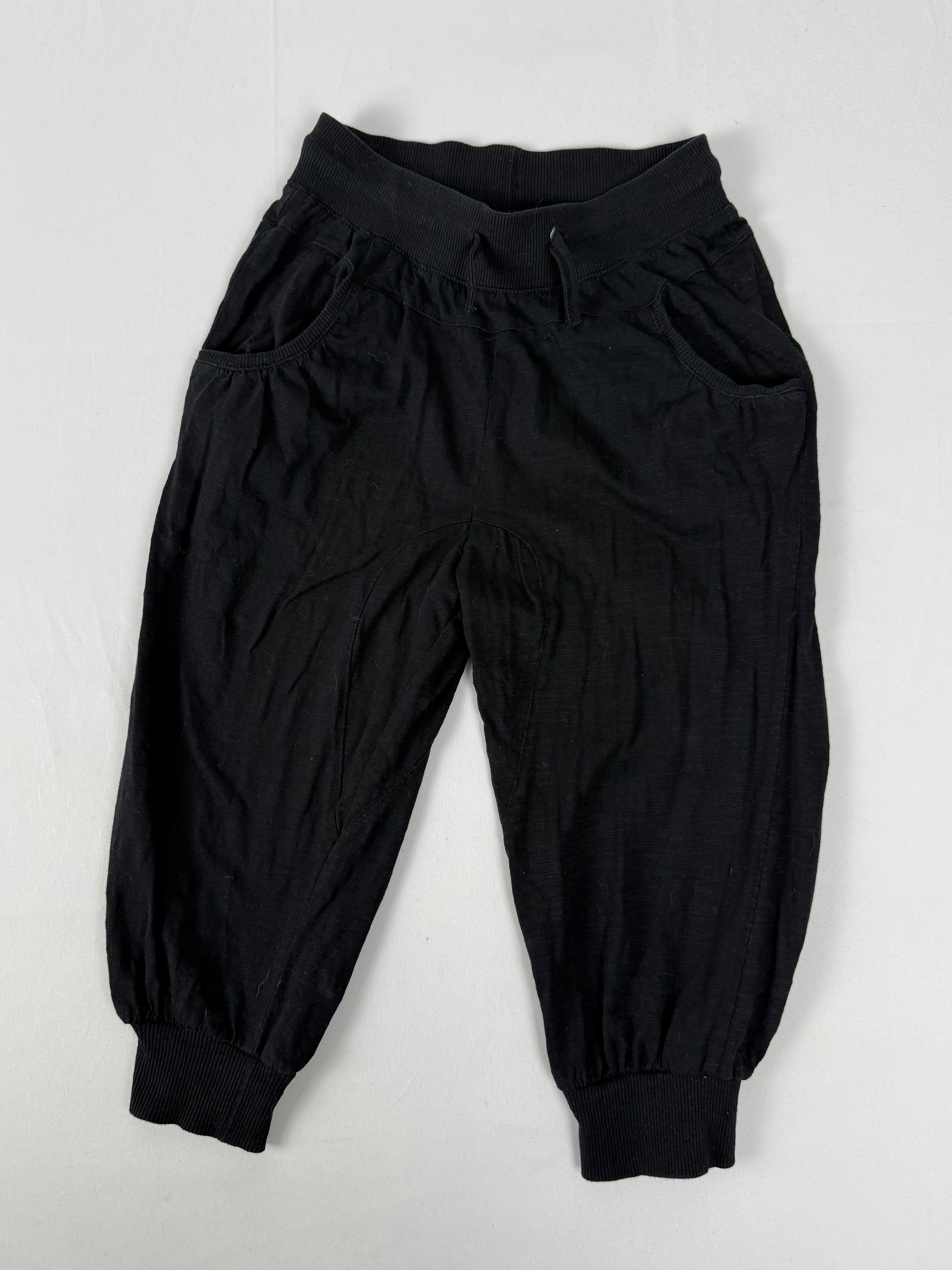 Black cotton activewear low waist capri pants (XS)