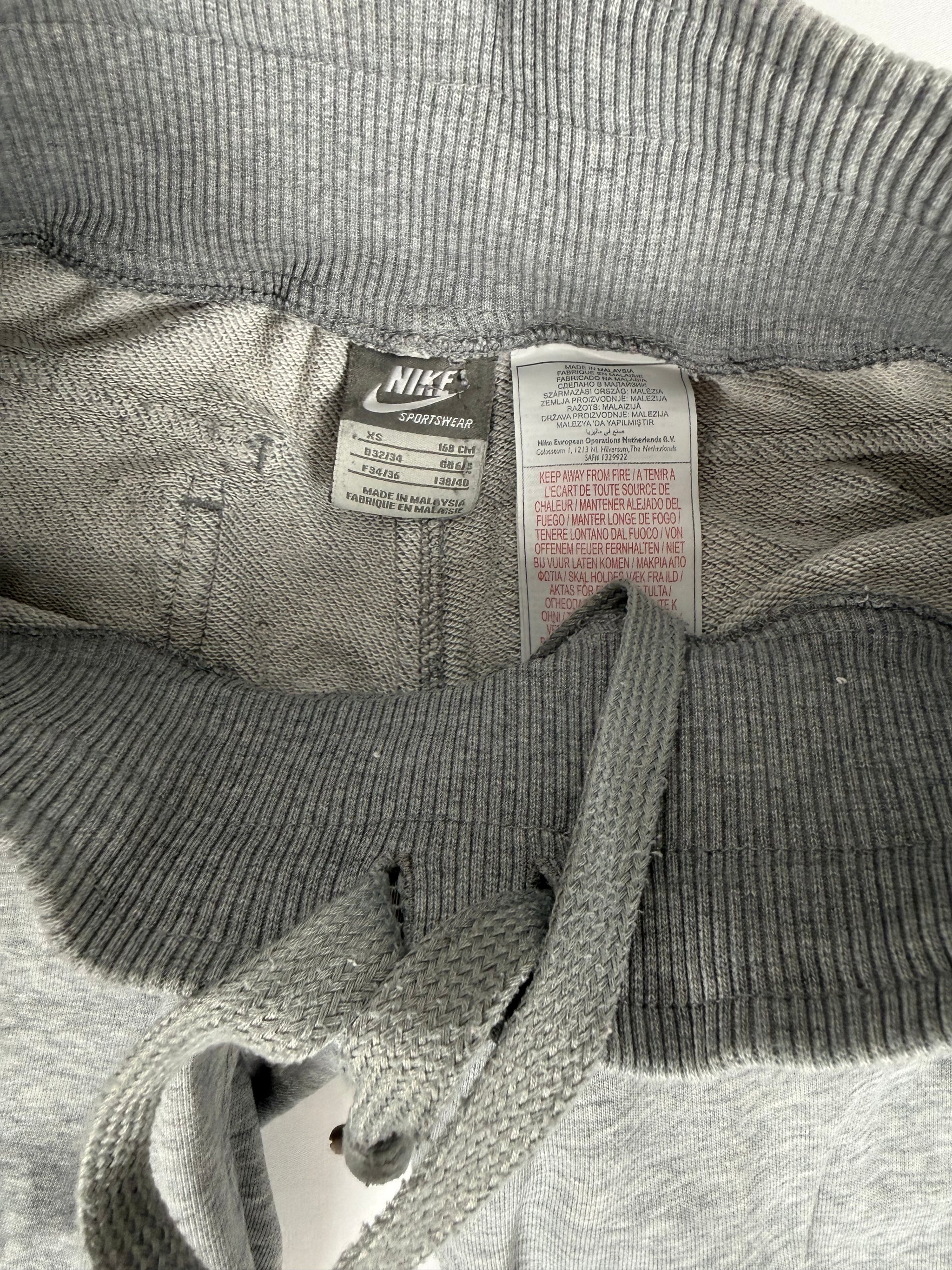 Grey activewear cotton capri pants (XS)