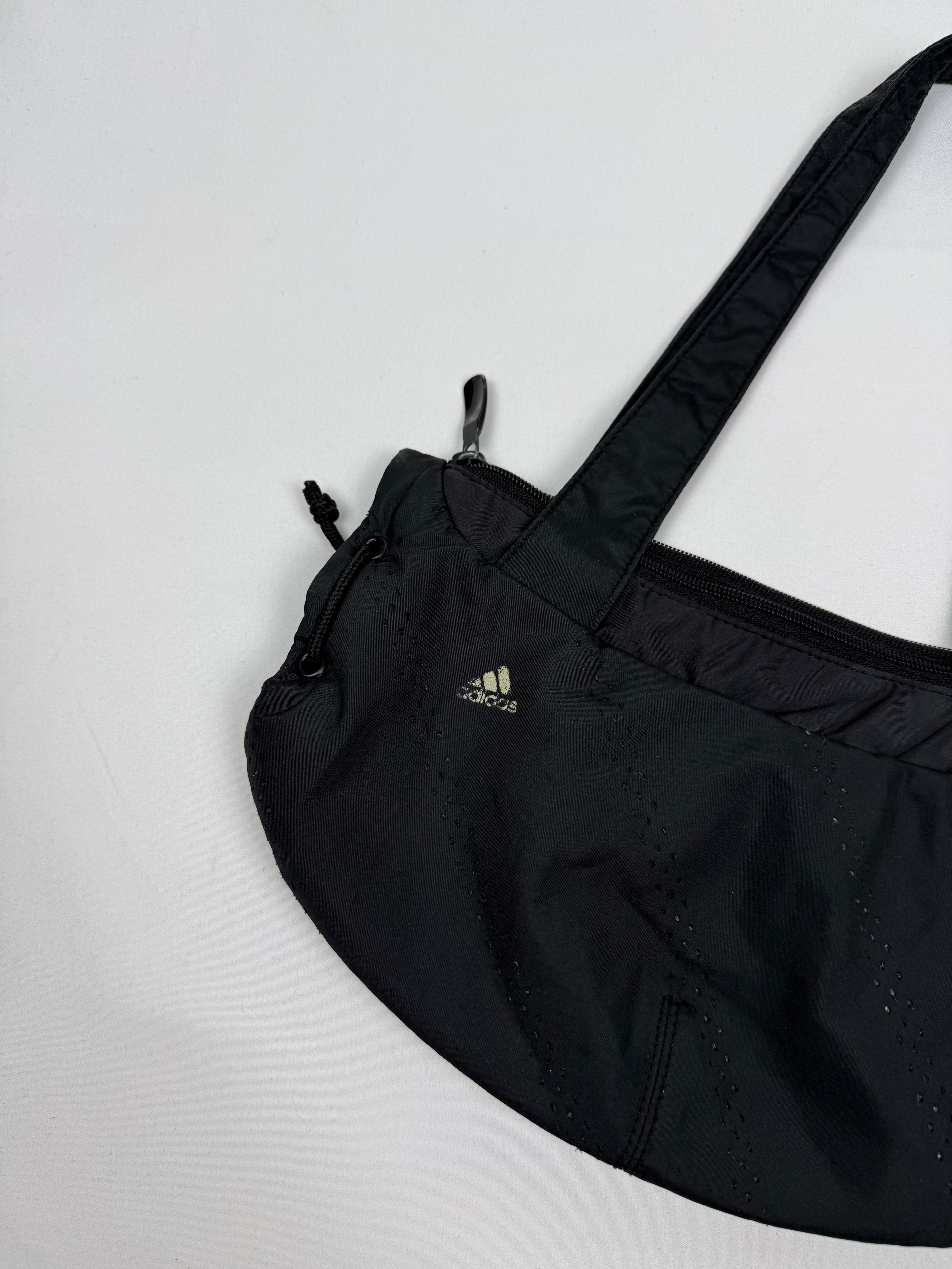 Black activewear logo shoulder bag (29x15cm)