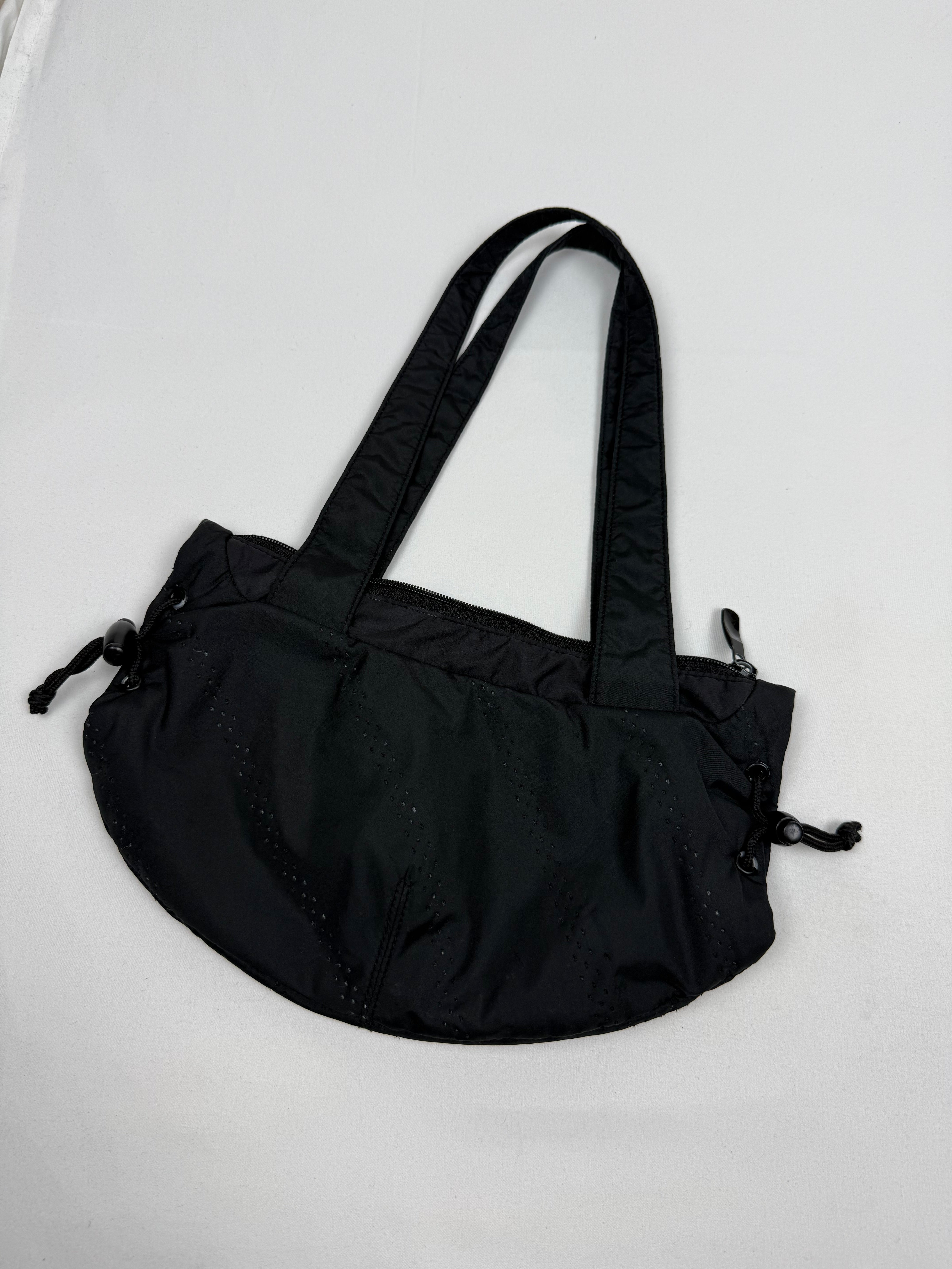 Black activewear logo shoulder bag (29x15cm)