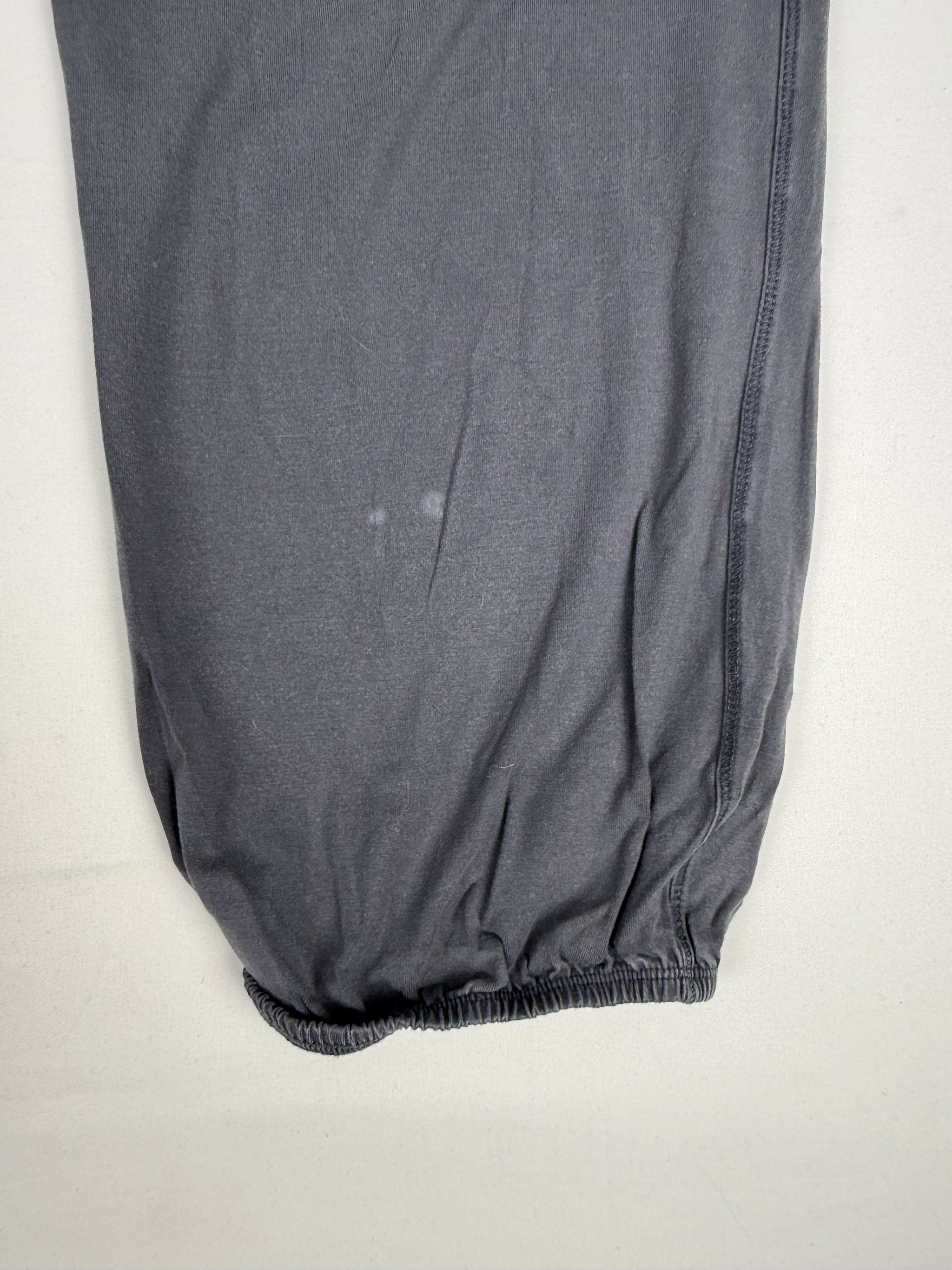 Grey activewear capri pants (L)
