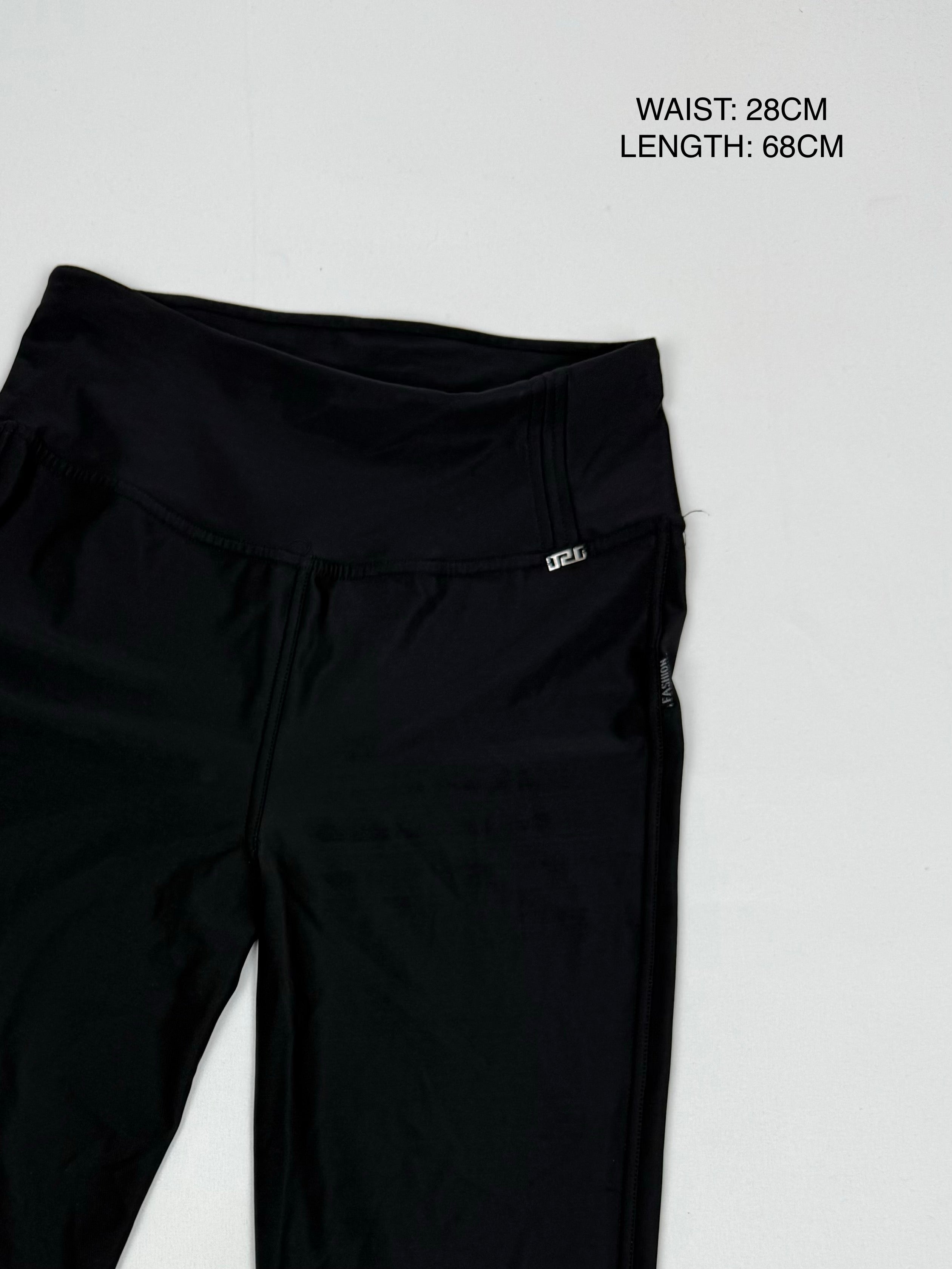 Black stretchy activewear low rise capri pants (S)