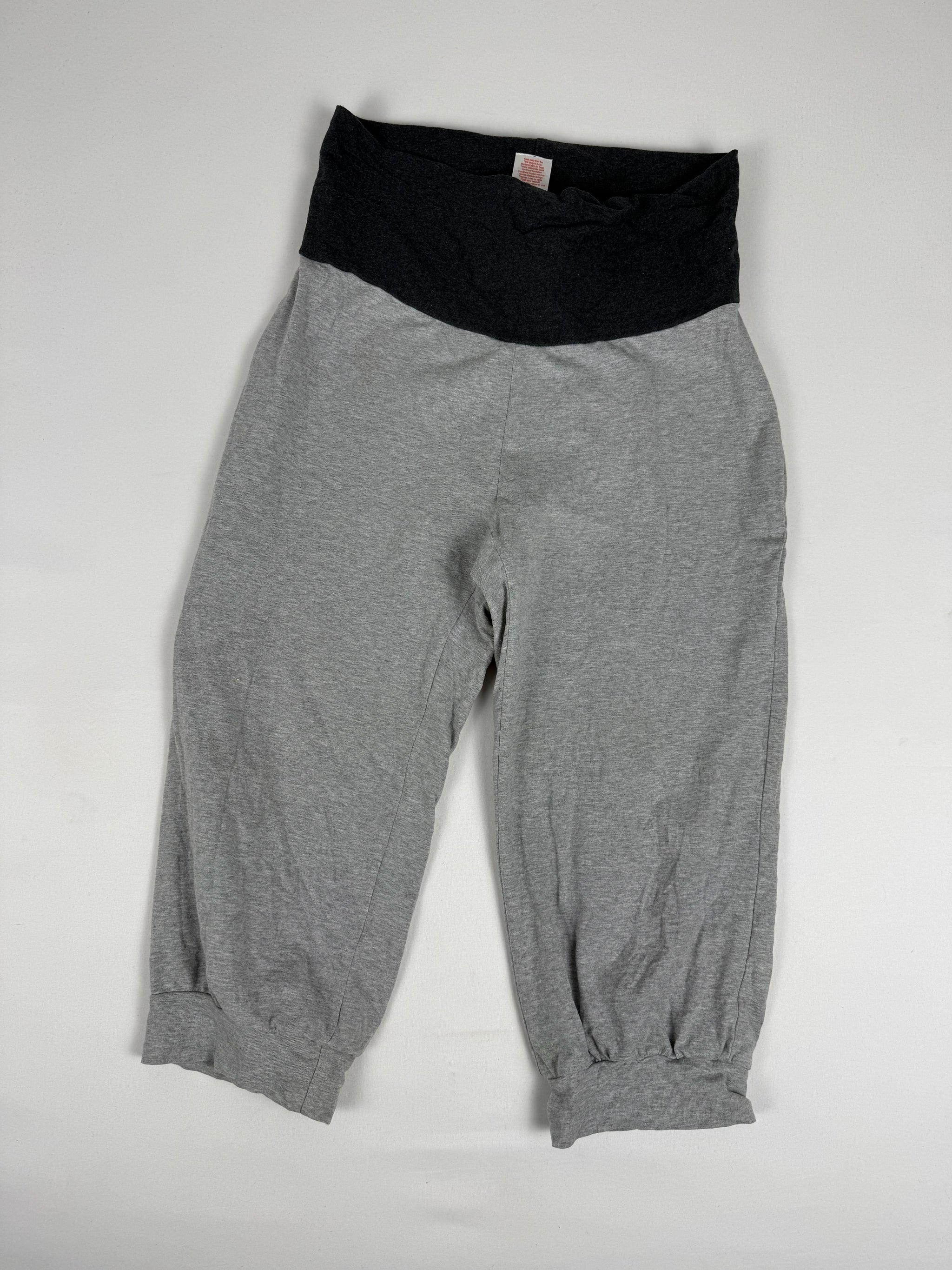 Grey cotton joggers capri pants (M)