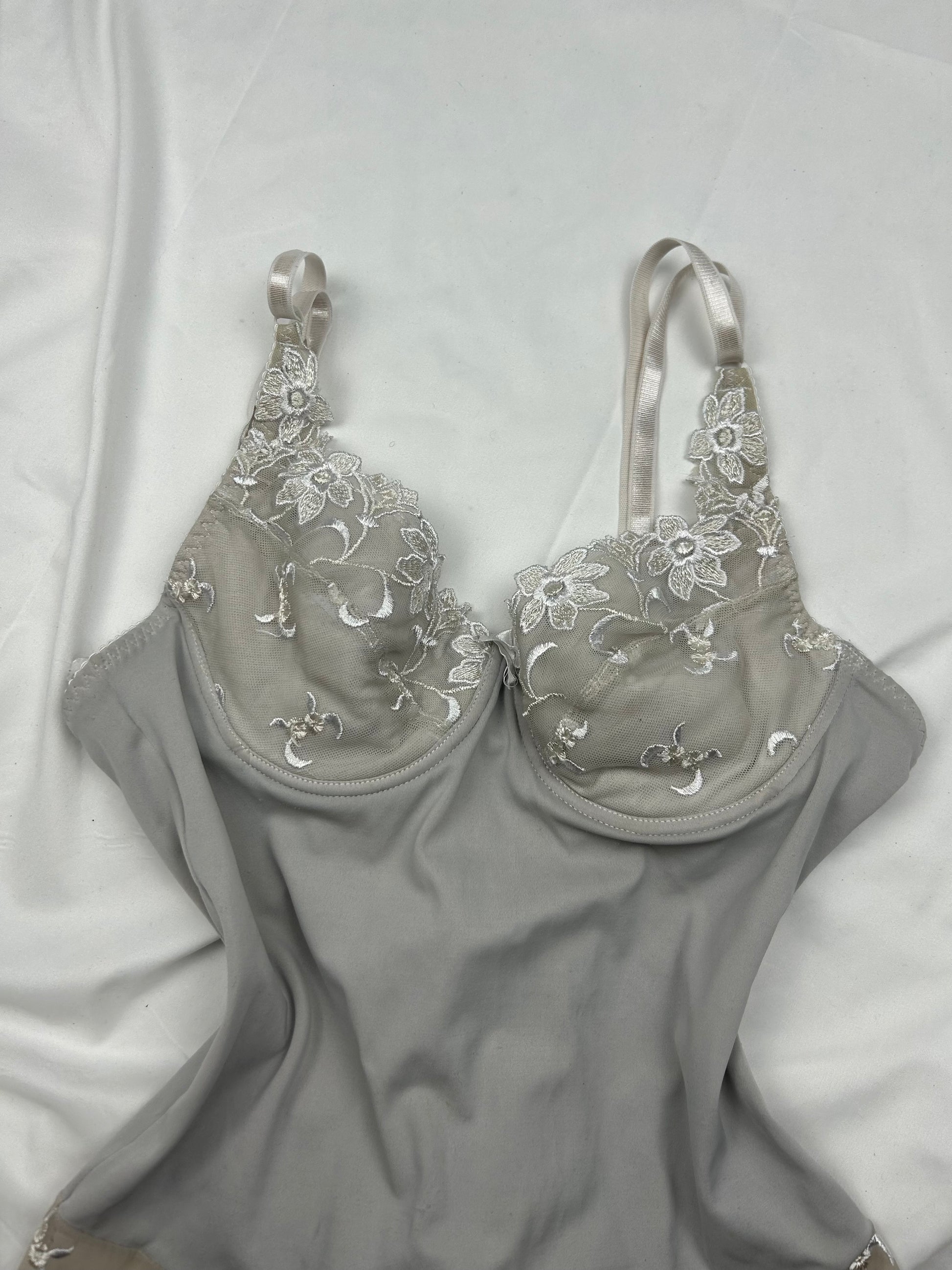 White lace bodysuit top (M)