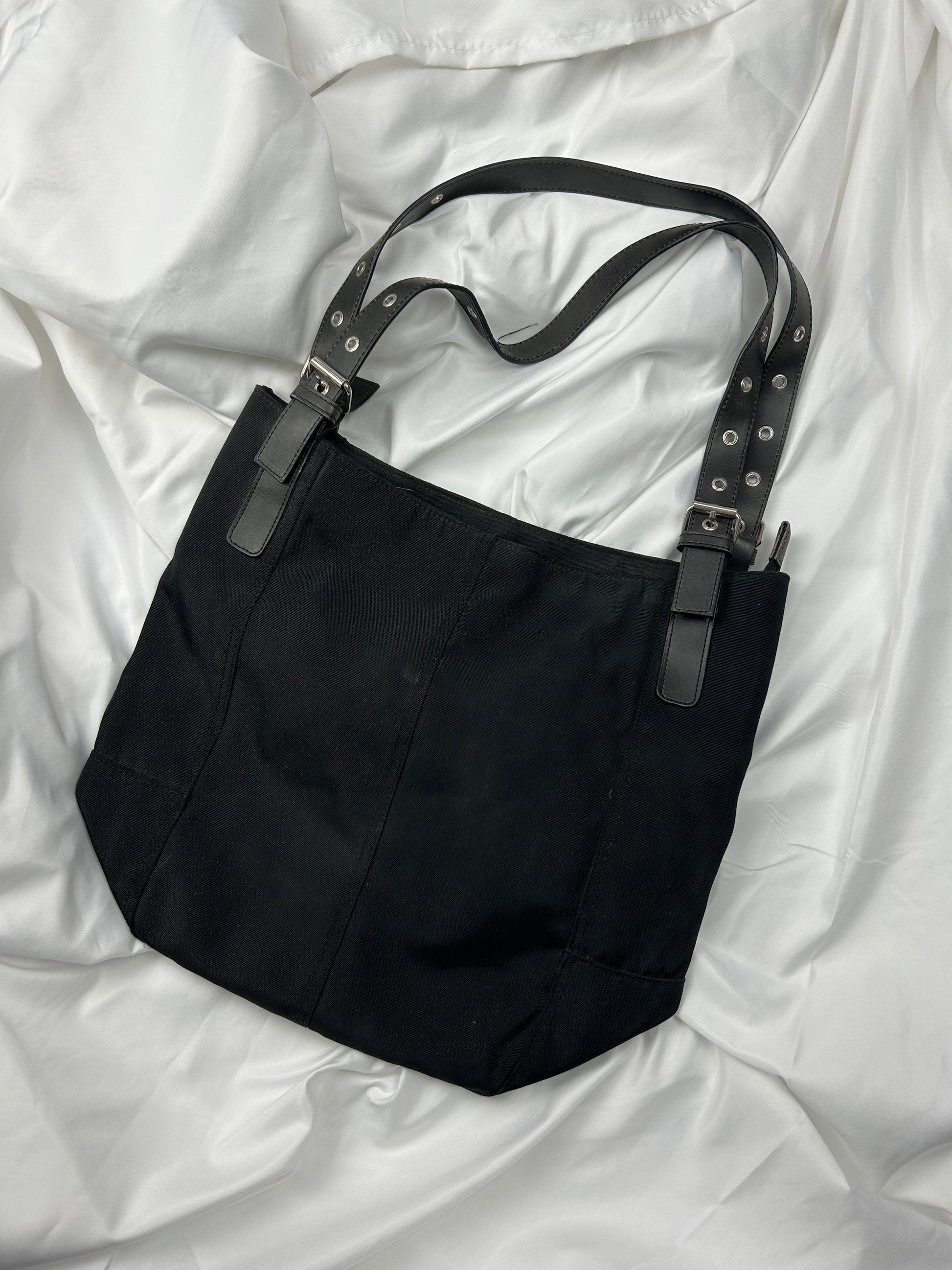 Black buckle belt besace shoulder bag