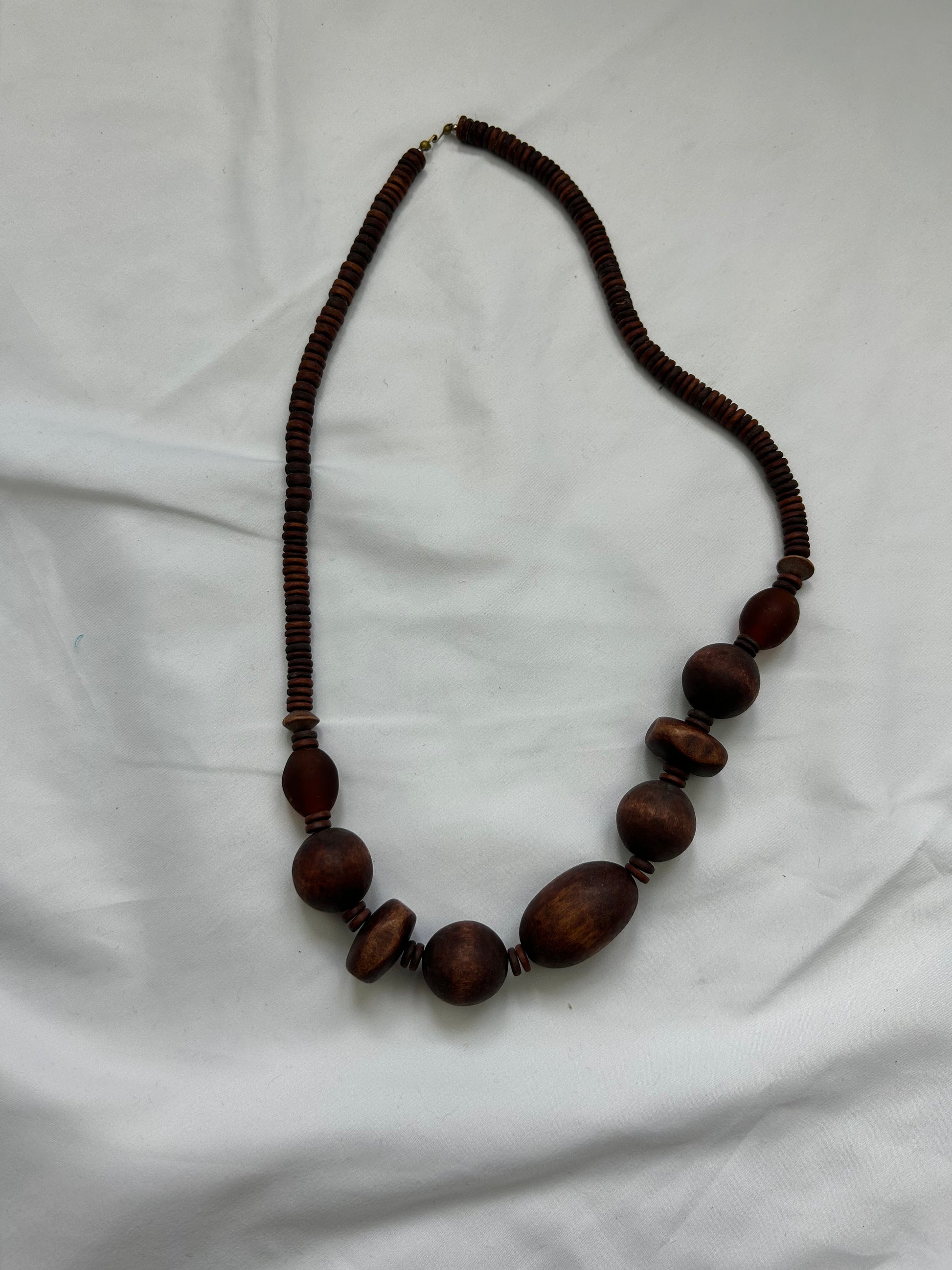 Wood pearls necklace
