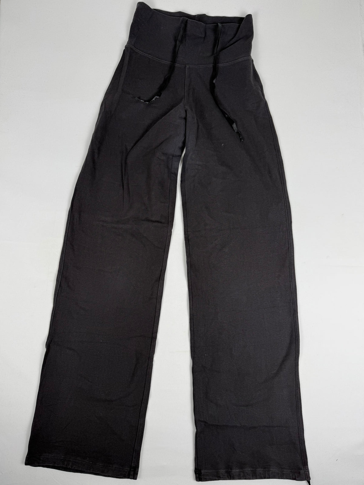 Black low rise activewear pants (XS)