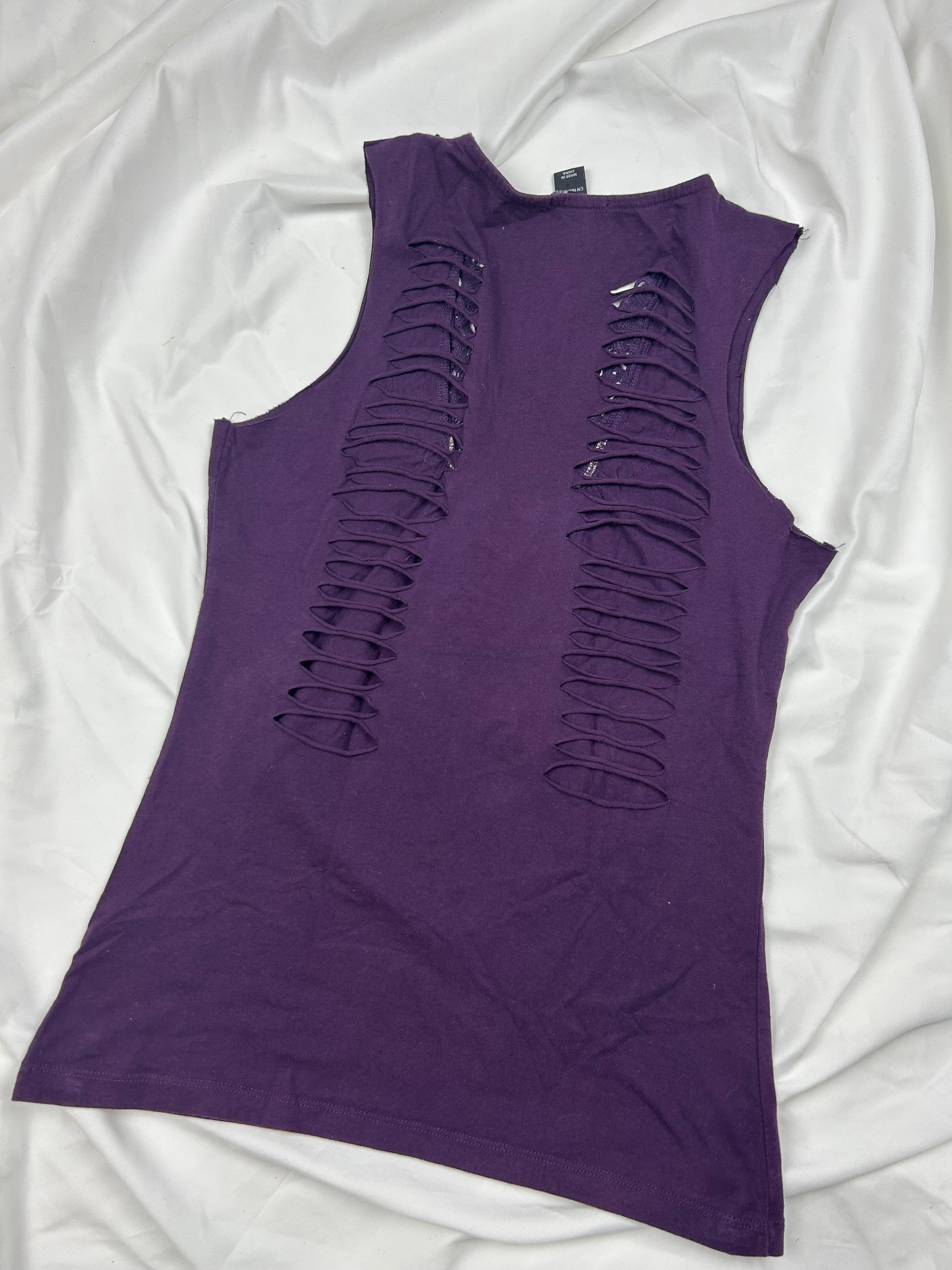 Purple embroidered tank top (XS/S)