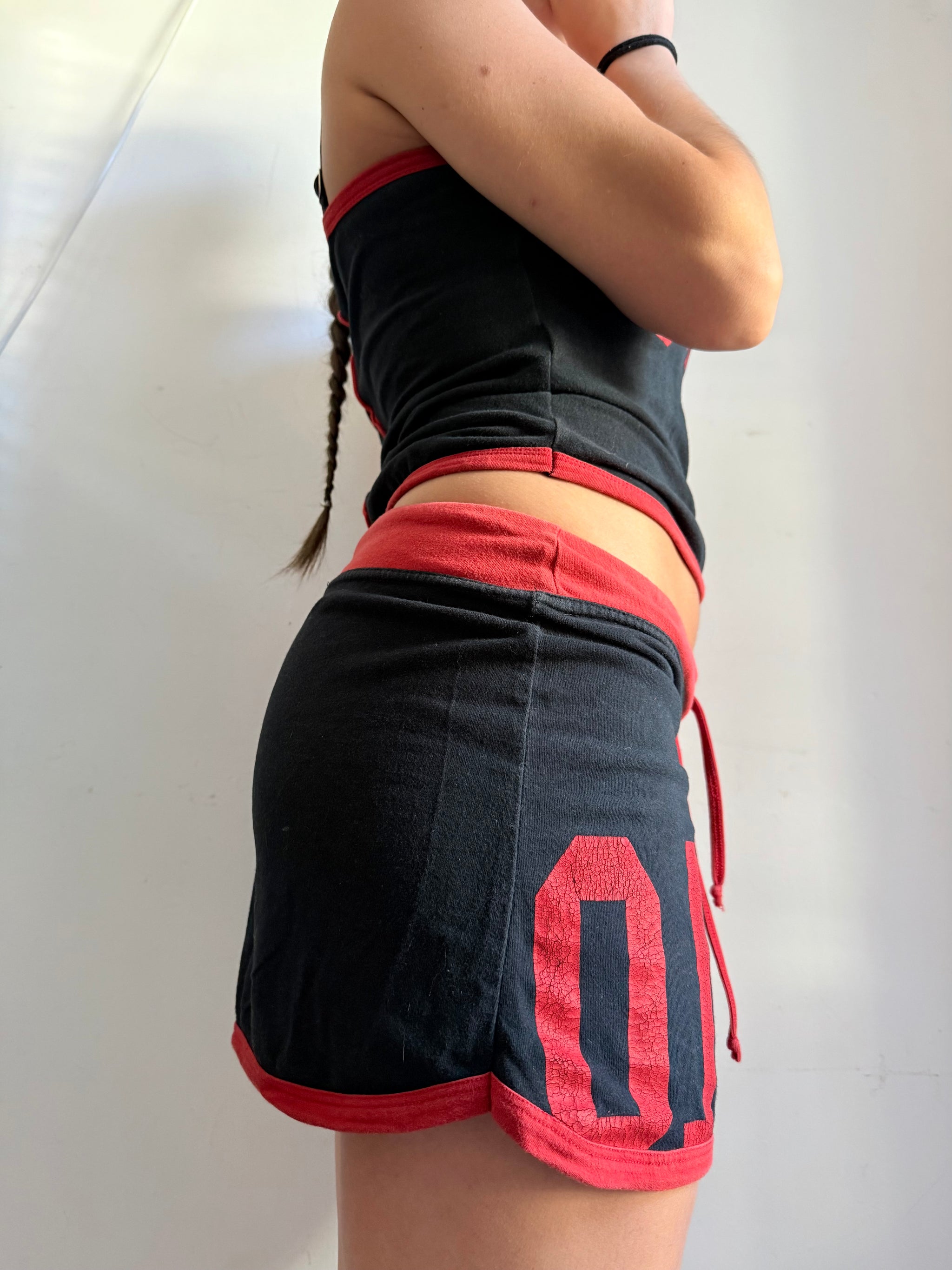 Black & red activewear mini skirt + top set (M)