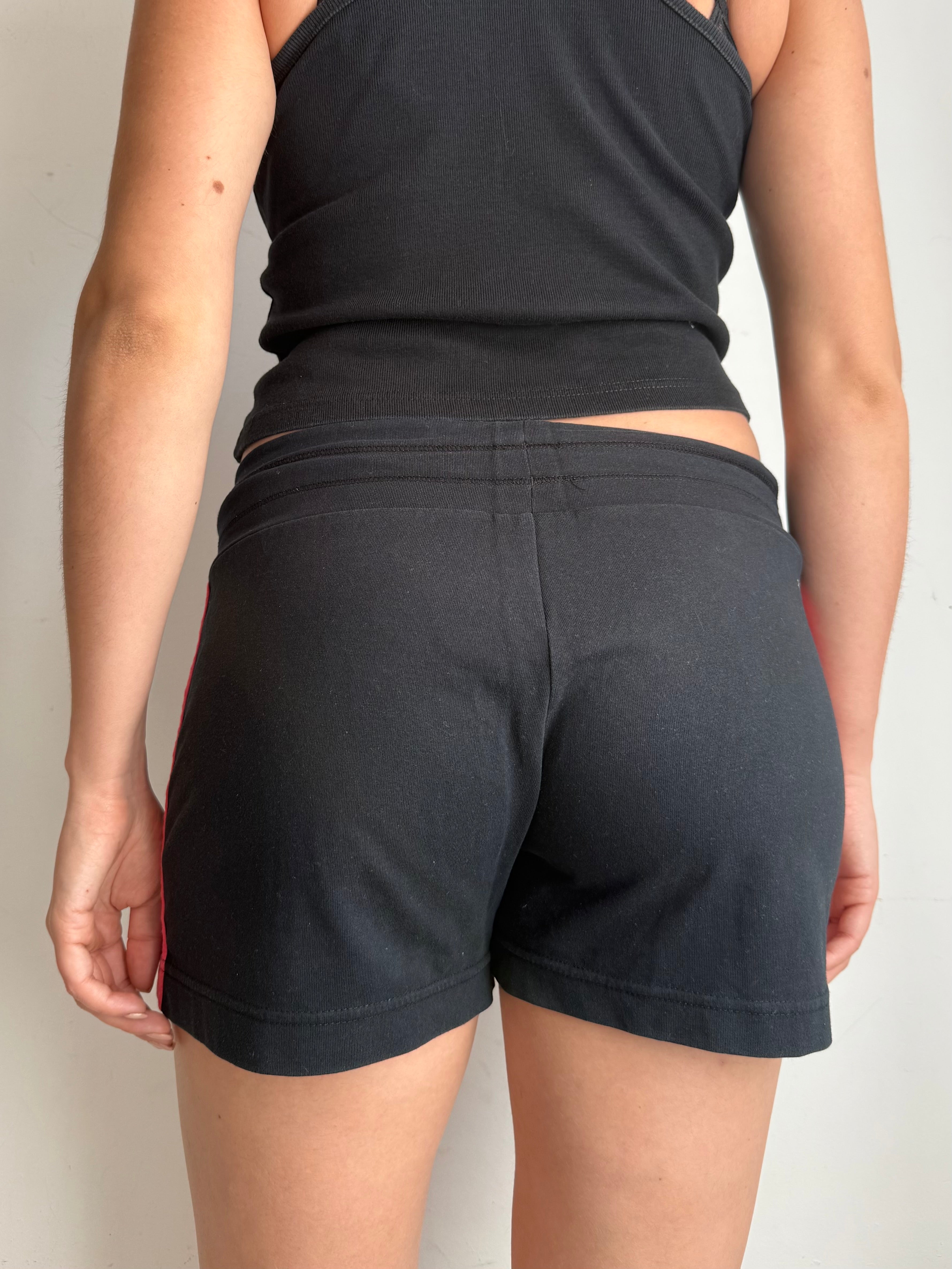 Black activewear low rise mini short (M)