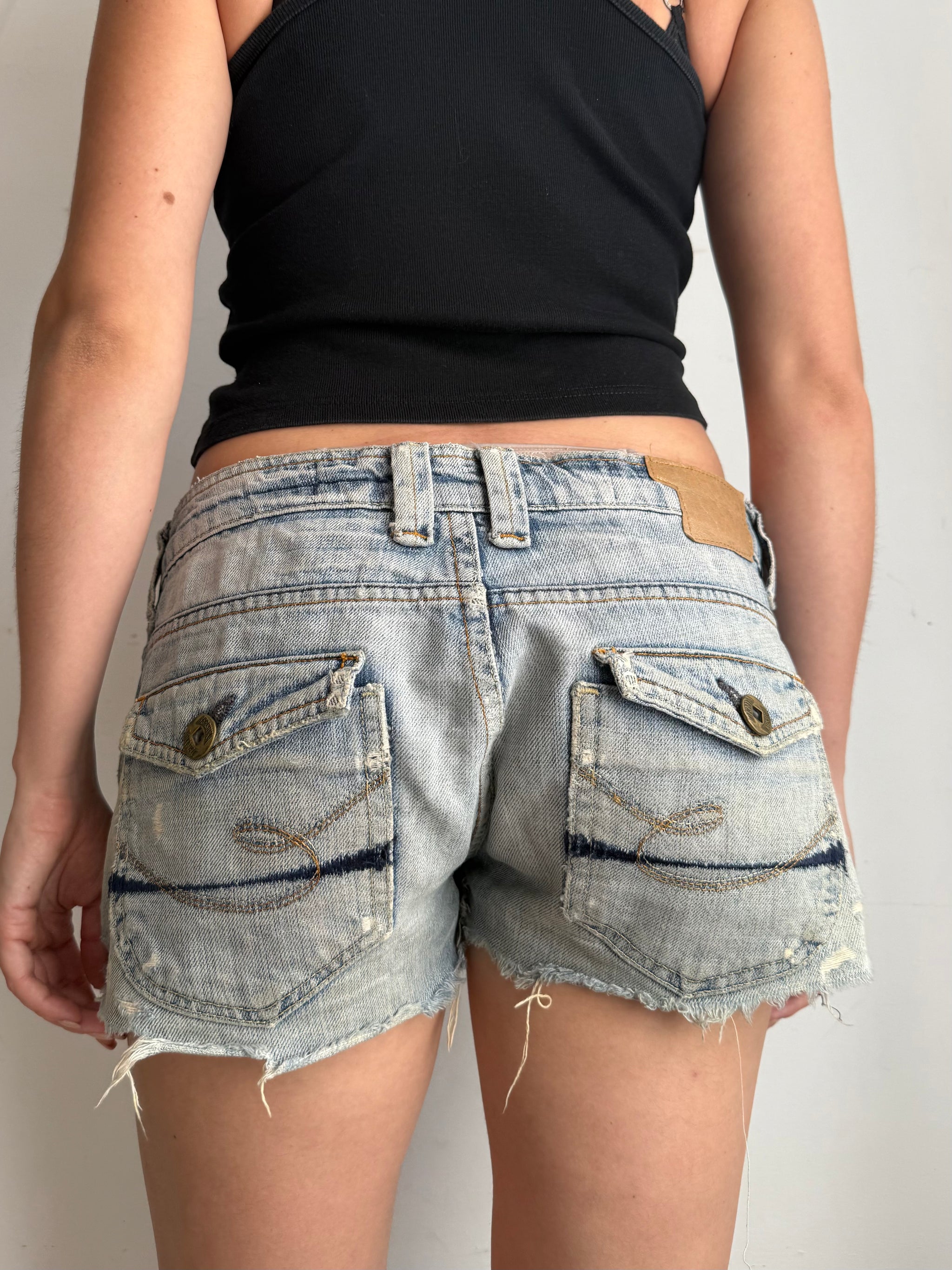 Blue denim low rise mini short (L)