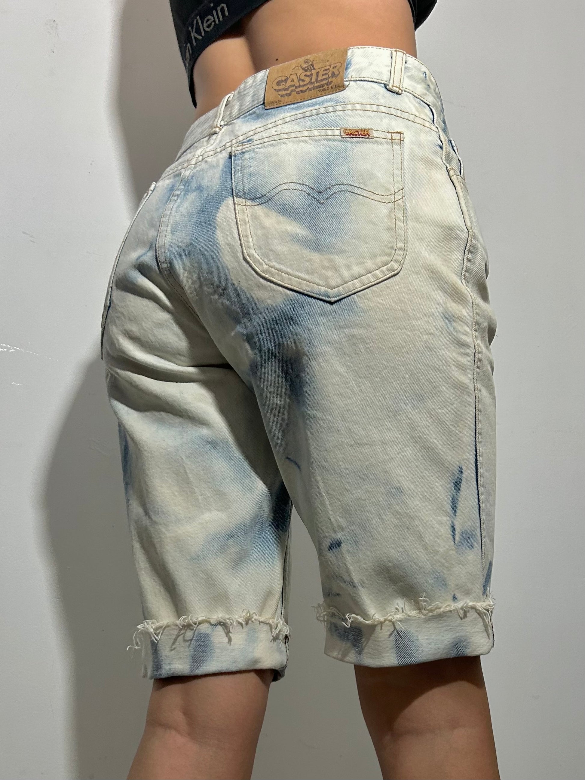 Washed denim mid short (M)