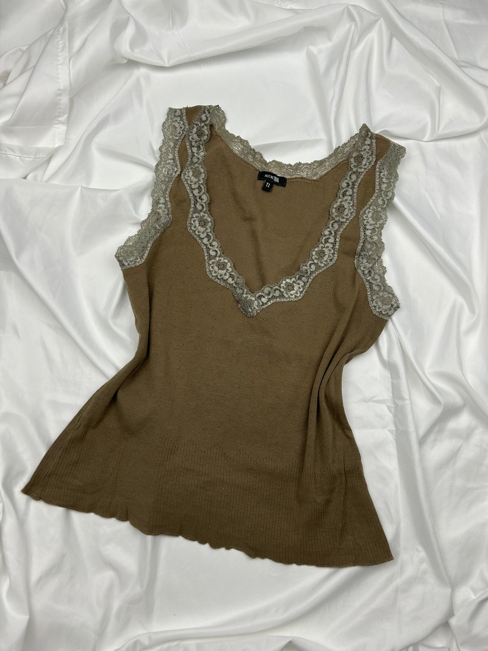 Lace detail tank top (M/L)