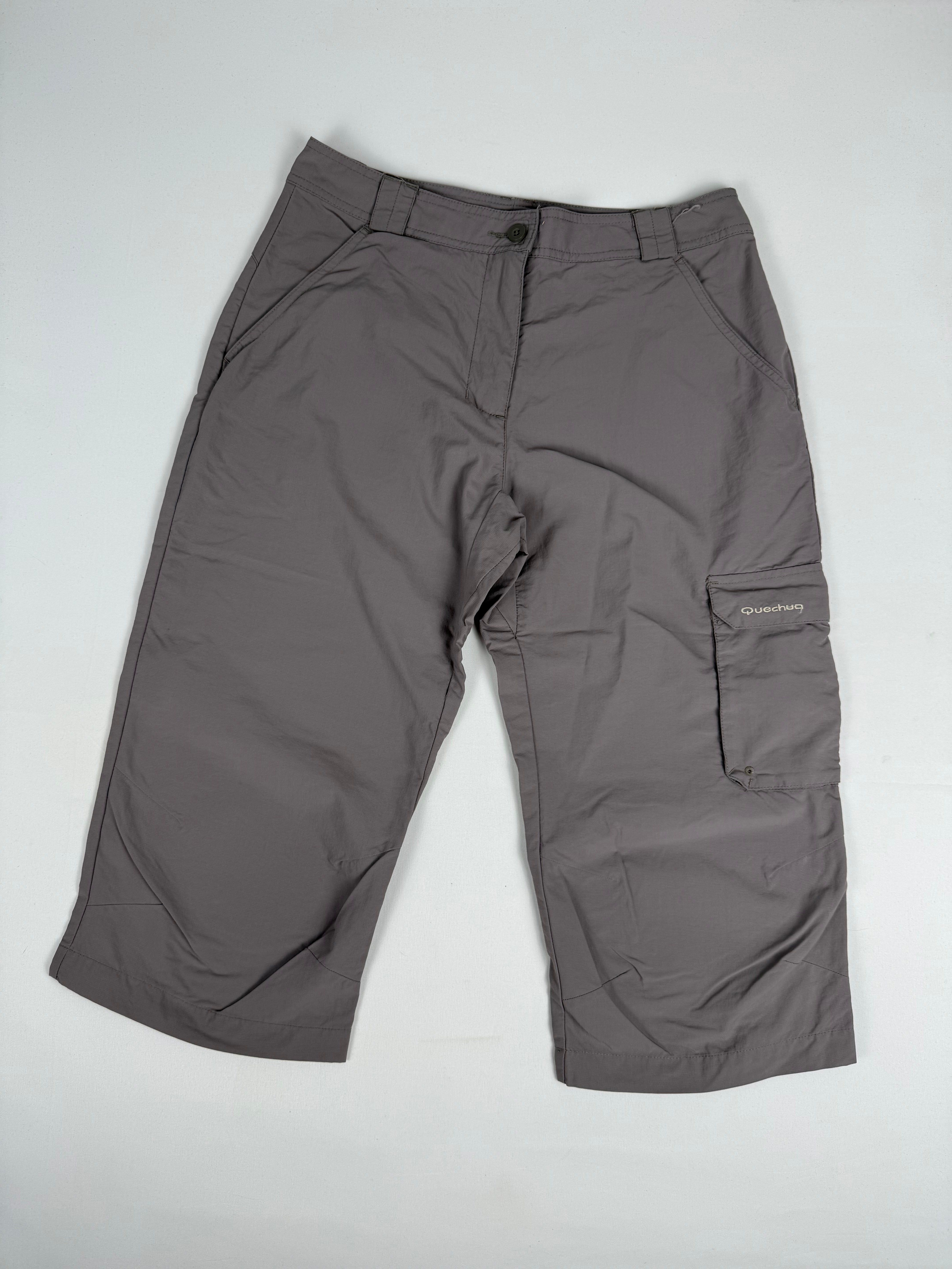 Grey cargo low rise capri pants (L)