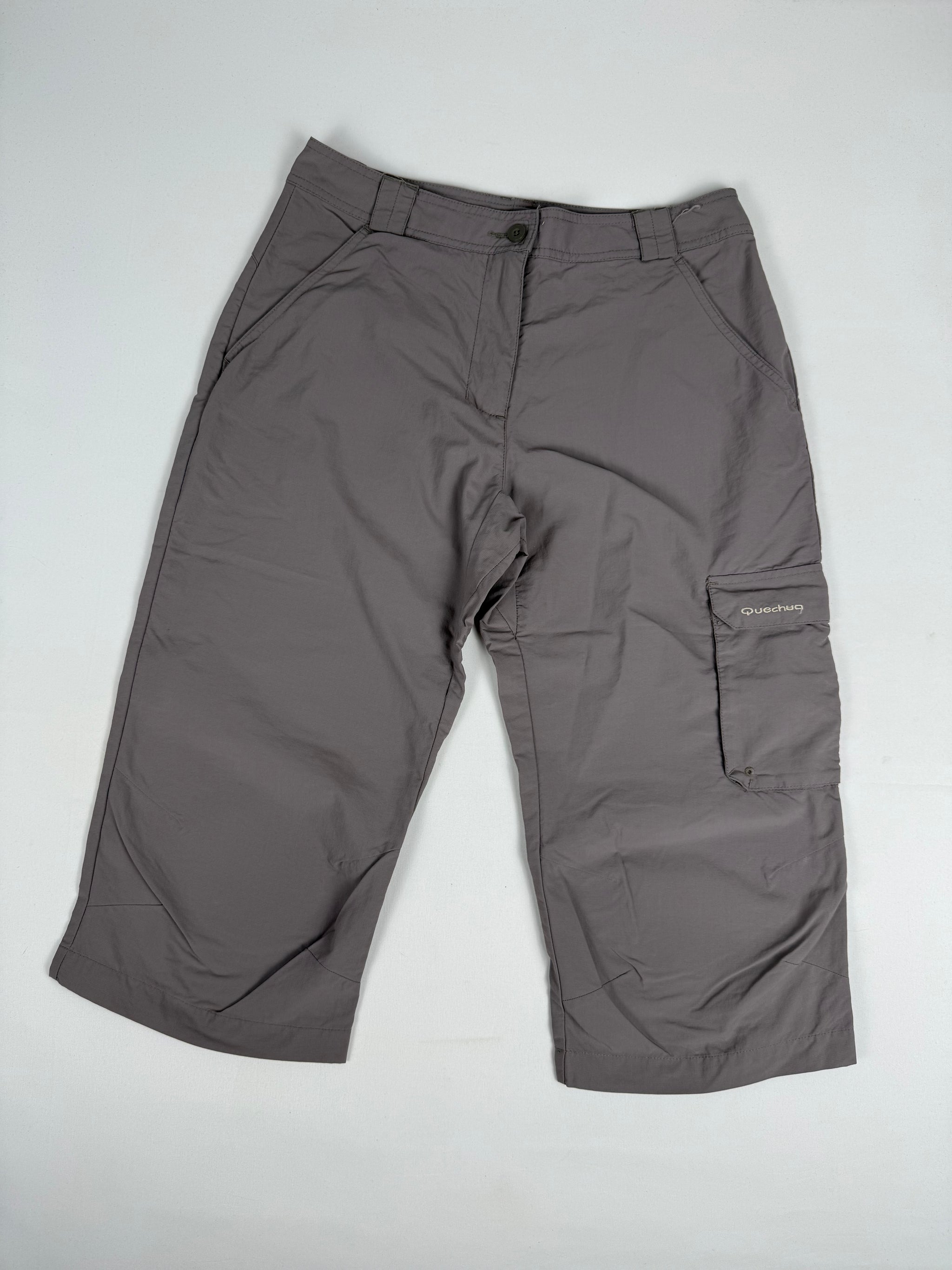 Grey cargo low rise capri pants (L)