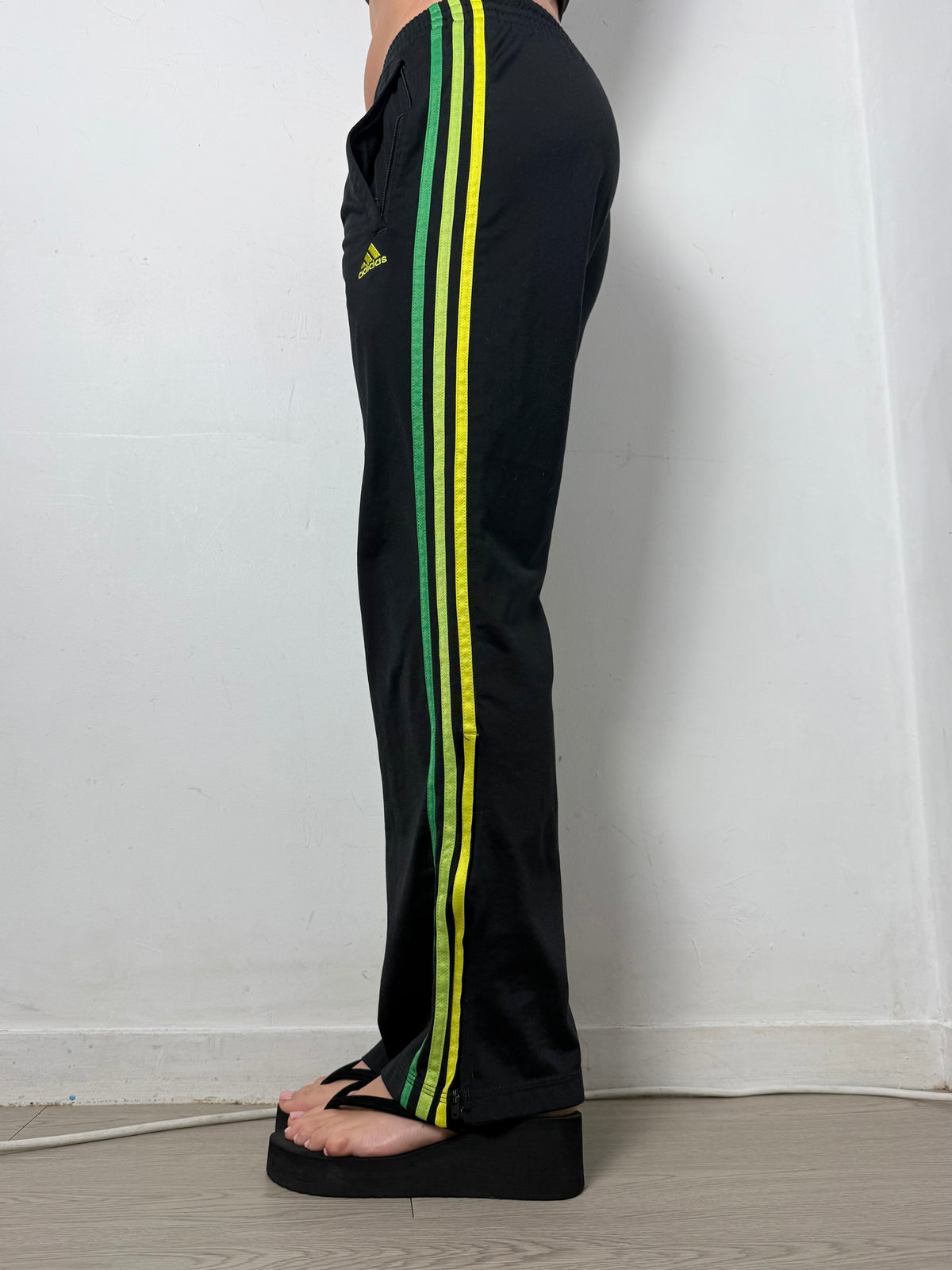 Black & yellow activewear pants (XS)