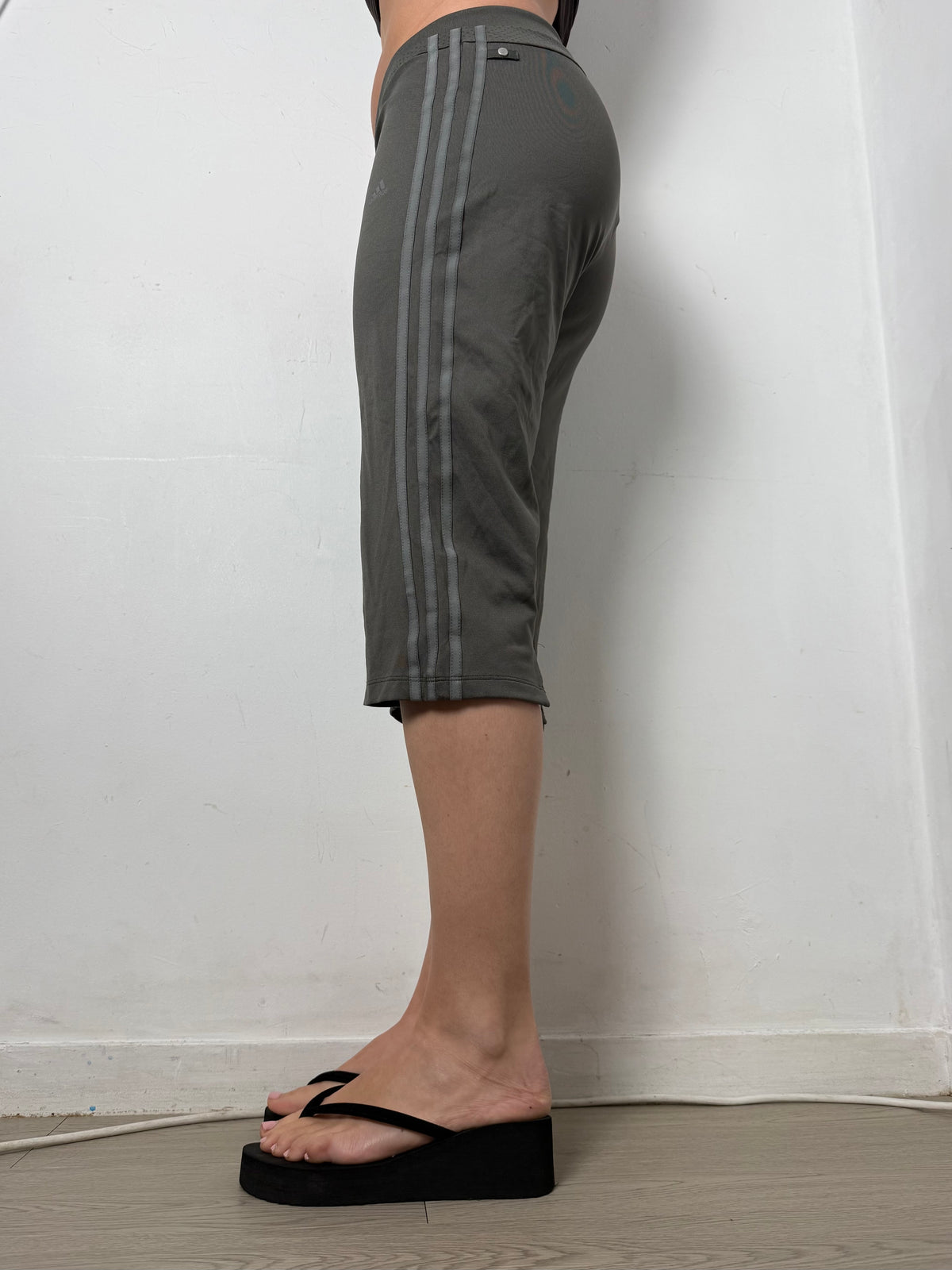 Khaki capri leggings pants (L)