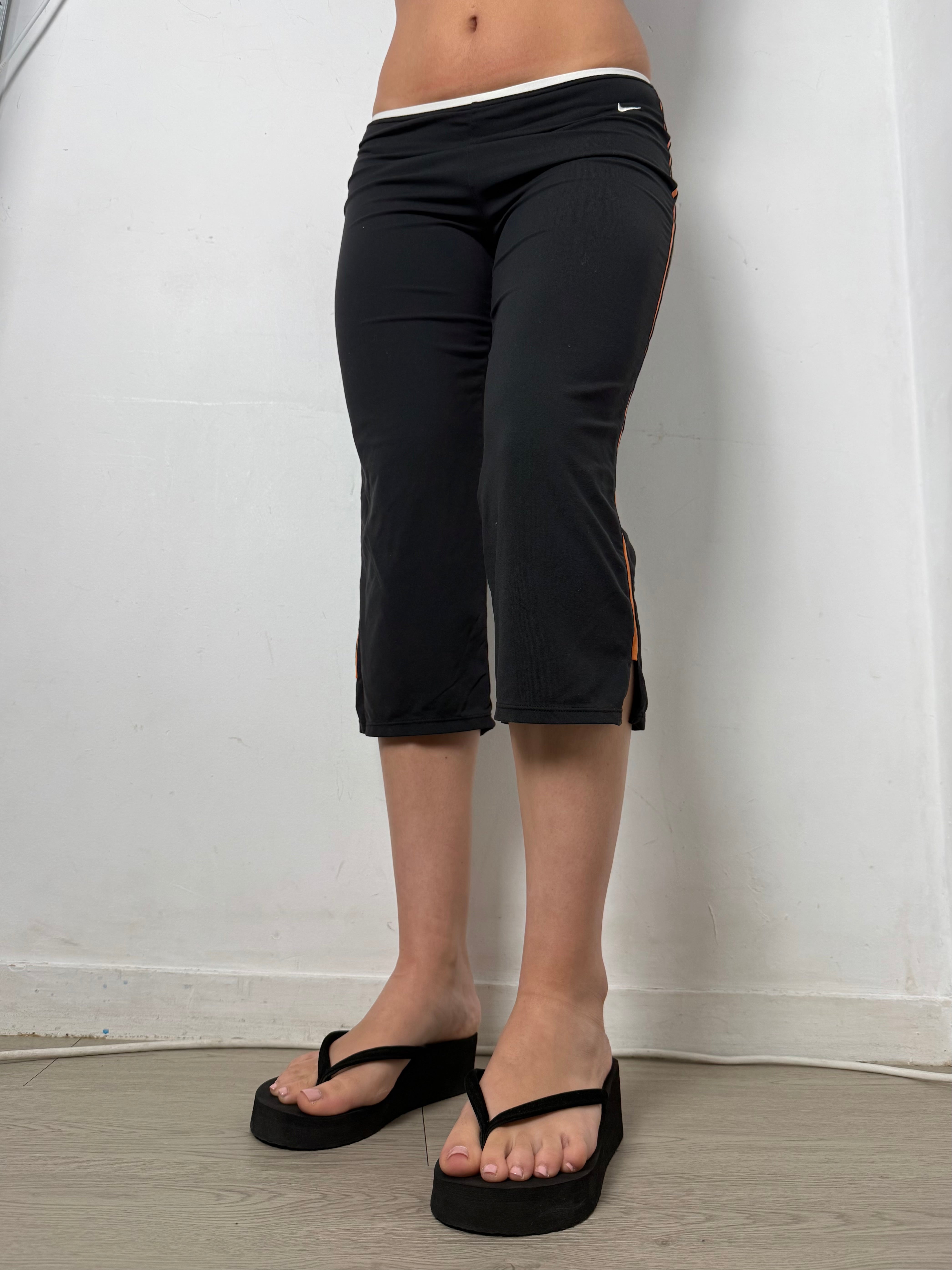 Black activewear leggings capri pants (M)