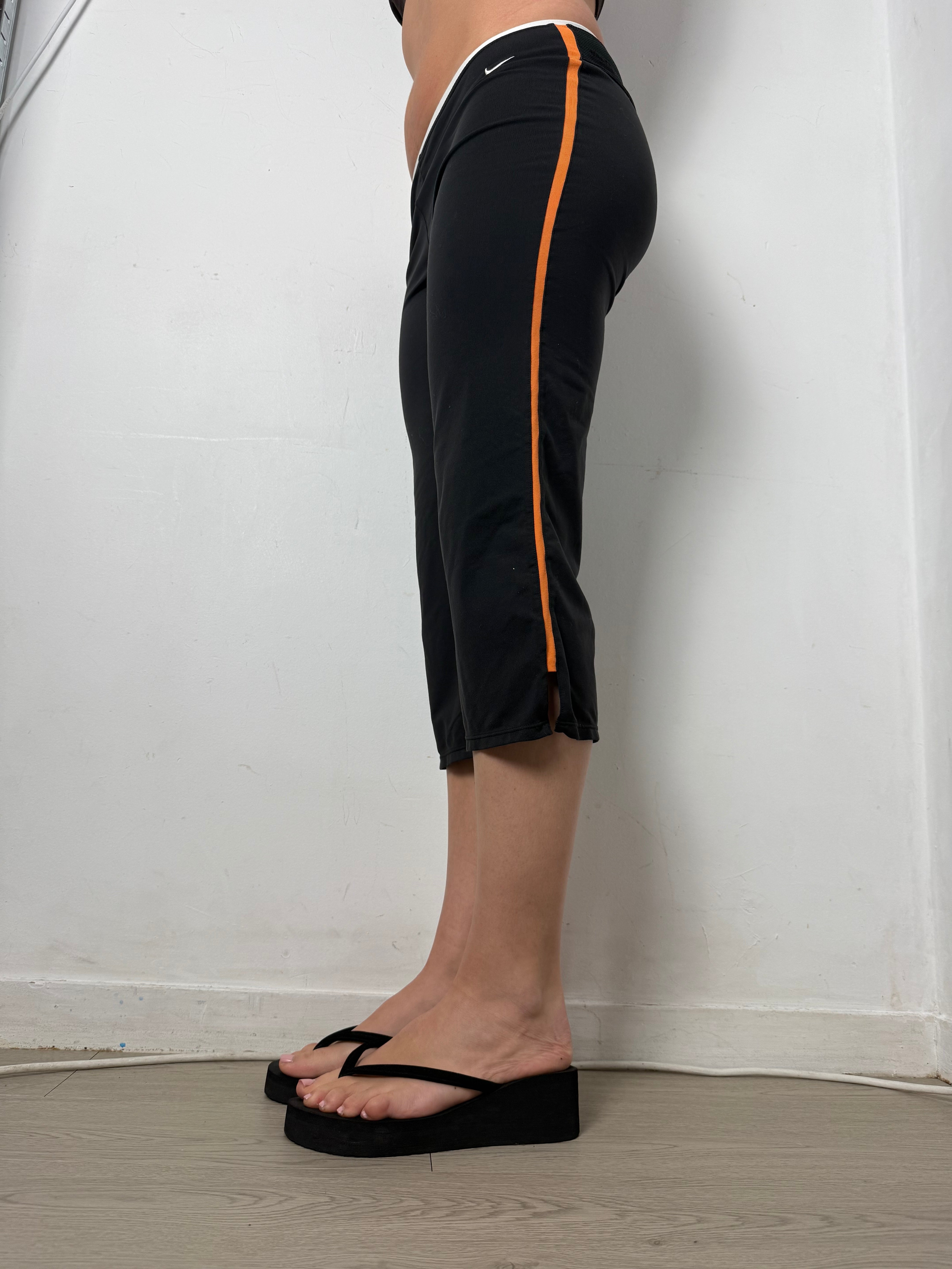 Black activewear leggings capri pants (M)